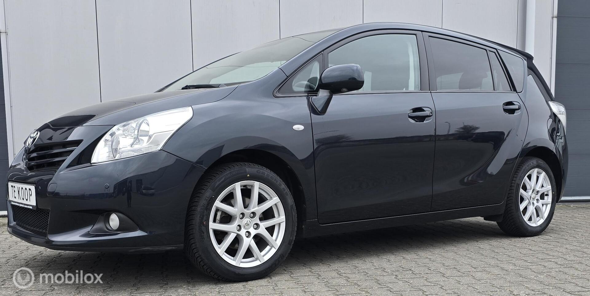 Toyota Verso 1.8 VVT-i Dynamic Business 2012 - voorkant