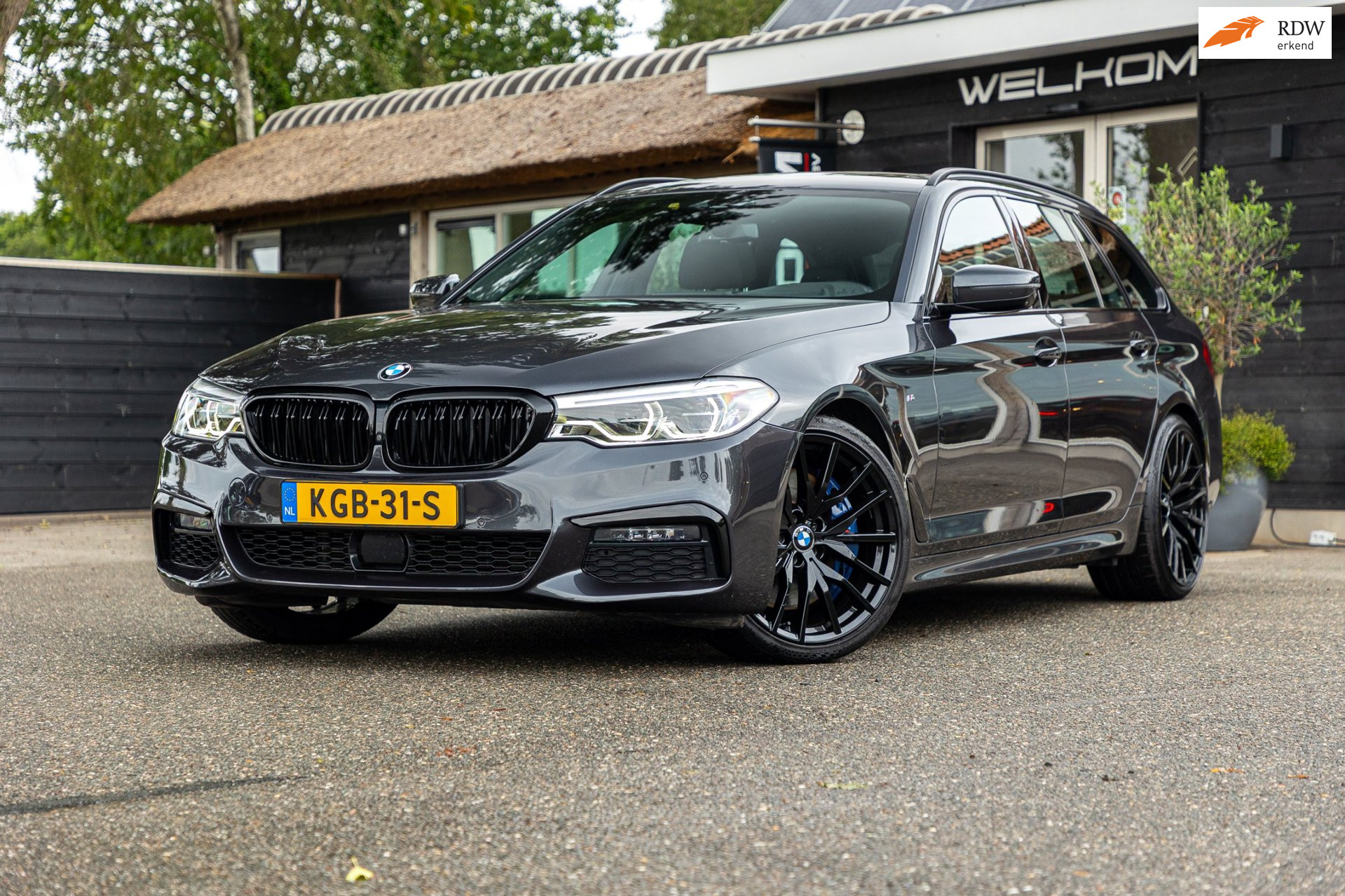 BMW 540i xDrive 540i xDrive M-Sport I Bowers & Wilkins I Panoramadak I Stoelkoeling & verwarming I 20" Breedset nieuw 2020 - voorkant