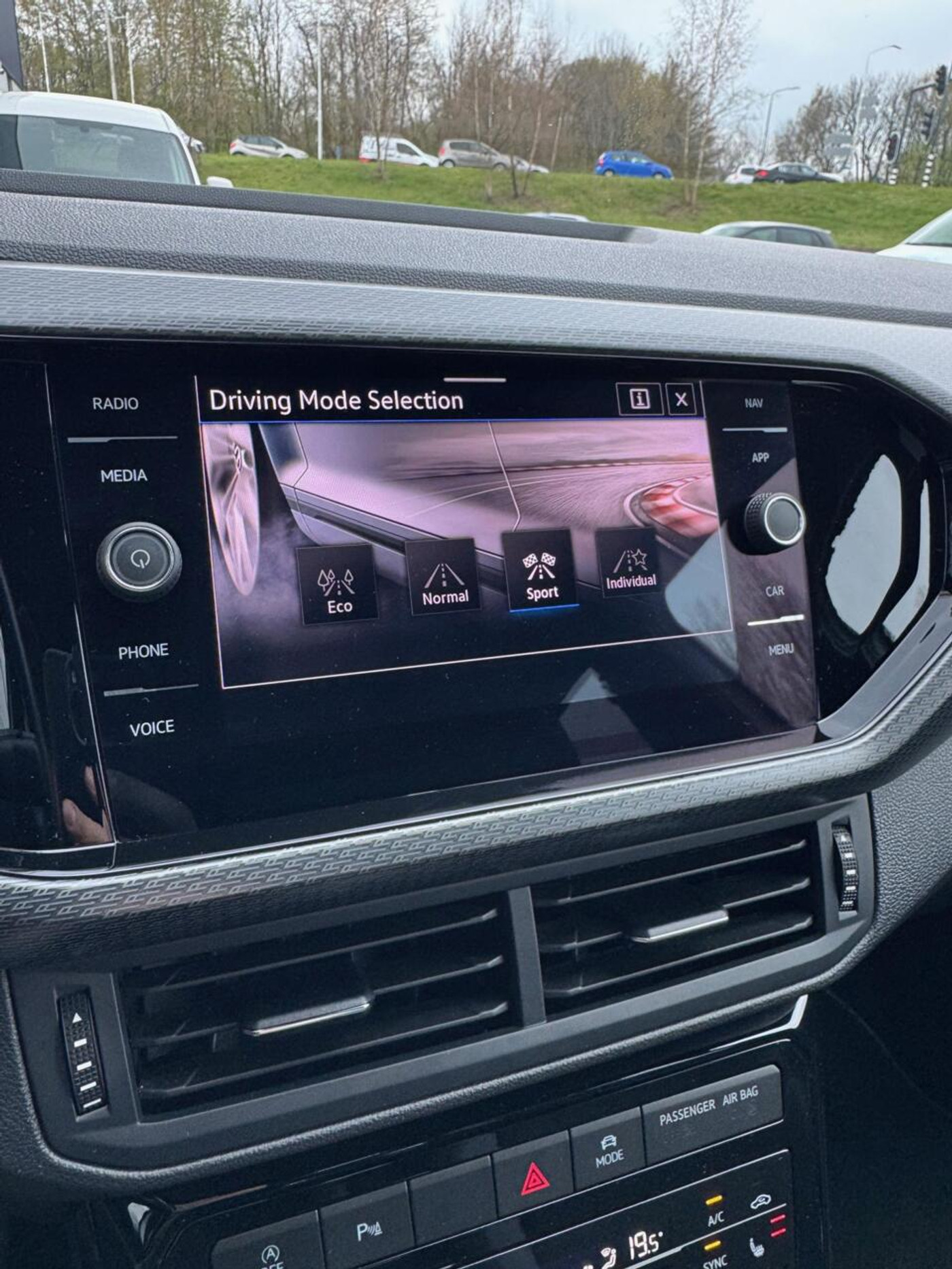 Foto van Volkswagen T-cross