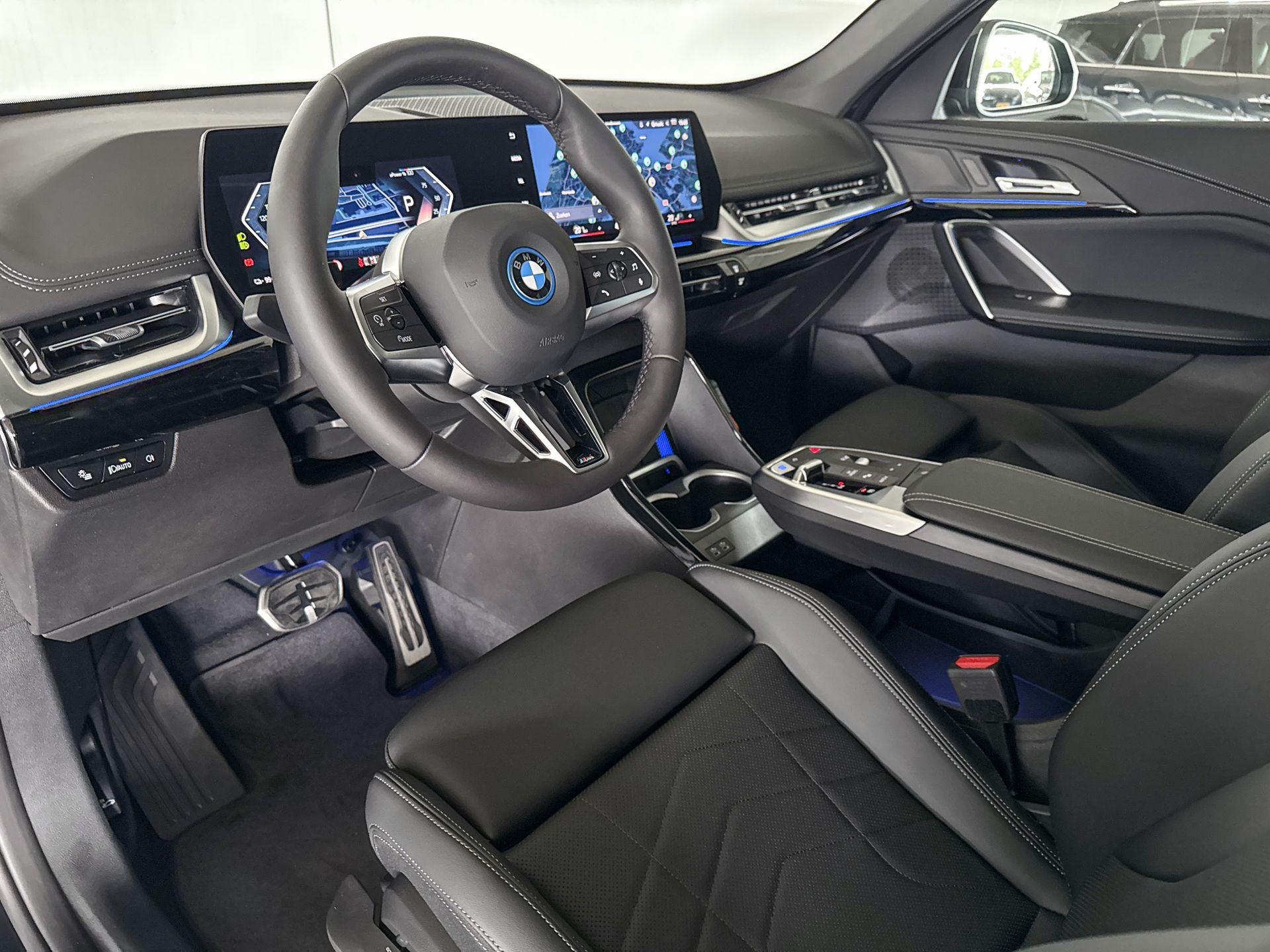 Foto van BMW Ix1