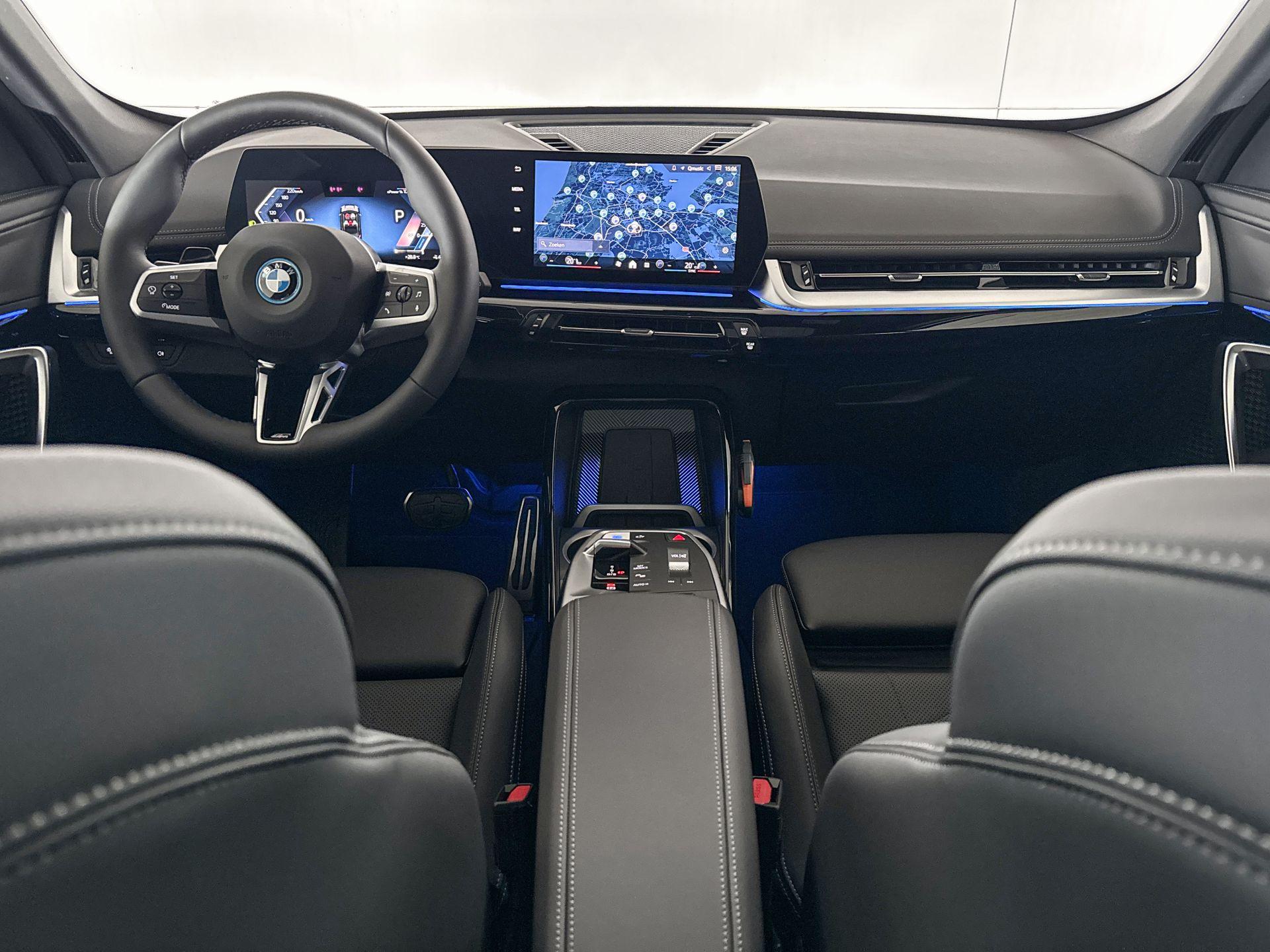 Foto van BMW Ix1