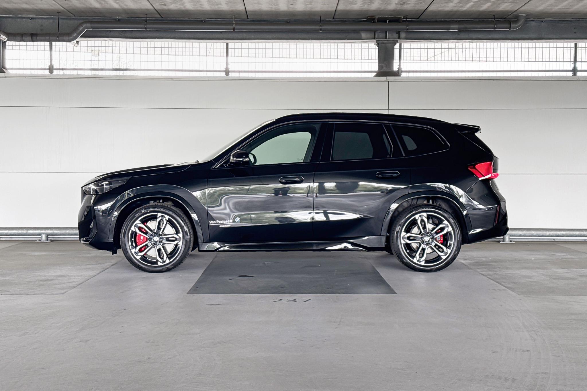Foto van BMW Ix1 Edrive20