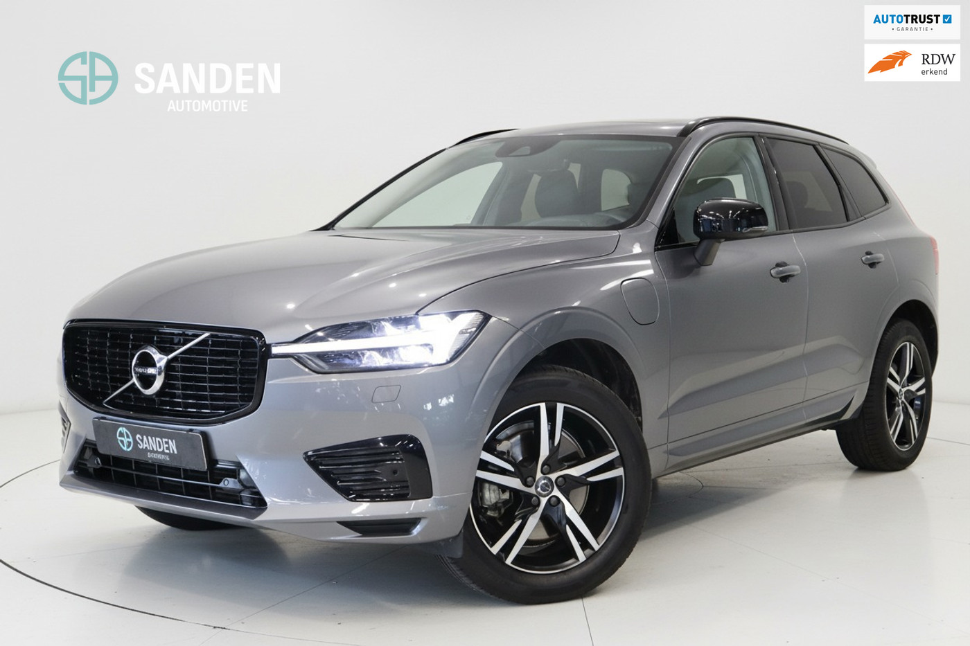 Volvo Xc60 2.0 Recharge T8 AWD R-Design|Automaat|LED|Navi|Camera|Panodak|Electrische stoelen|19inch|SOH 100% 2021 - voorkant
