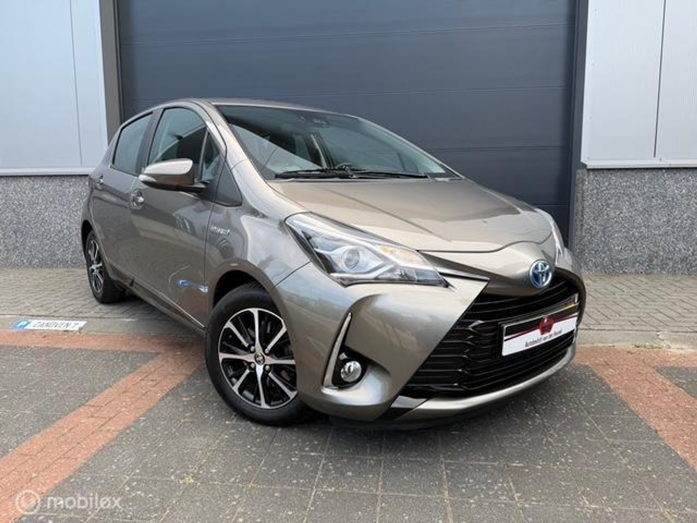 Toyota Toyota Yaris Hybrid 1.5 Hybrid Dynamic 2018 - voorkant