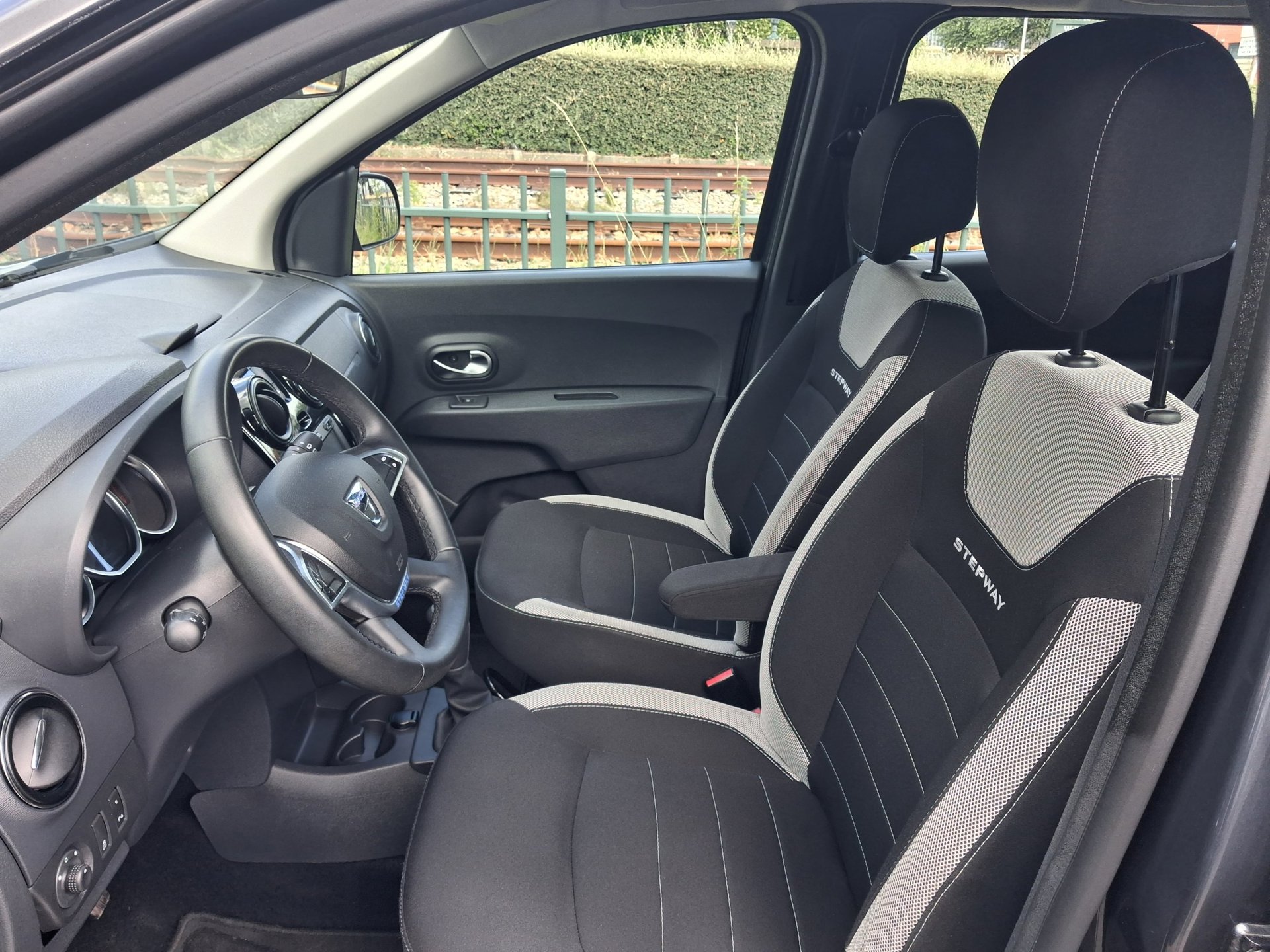 Foto van Dacia Lodgy