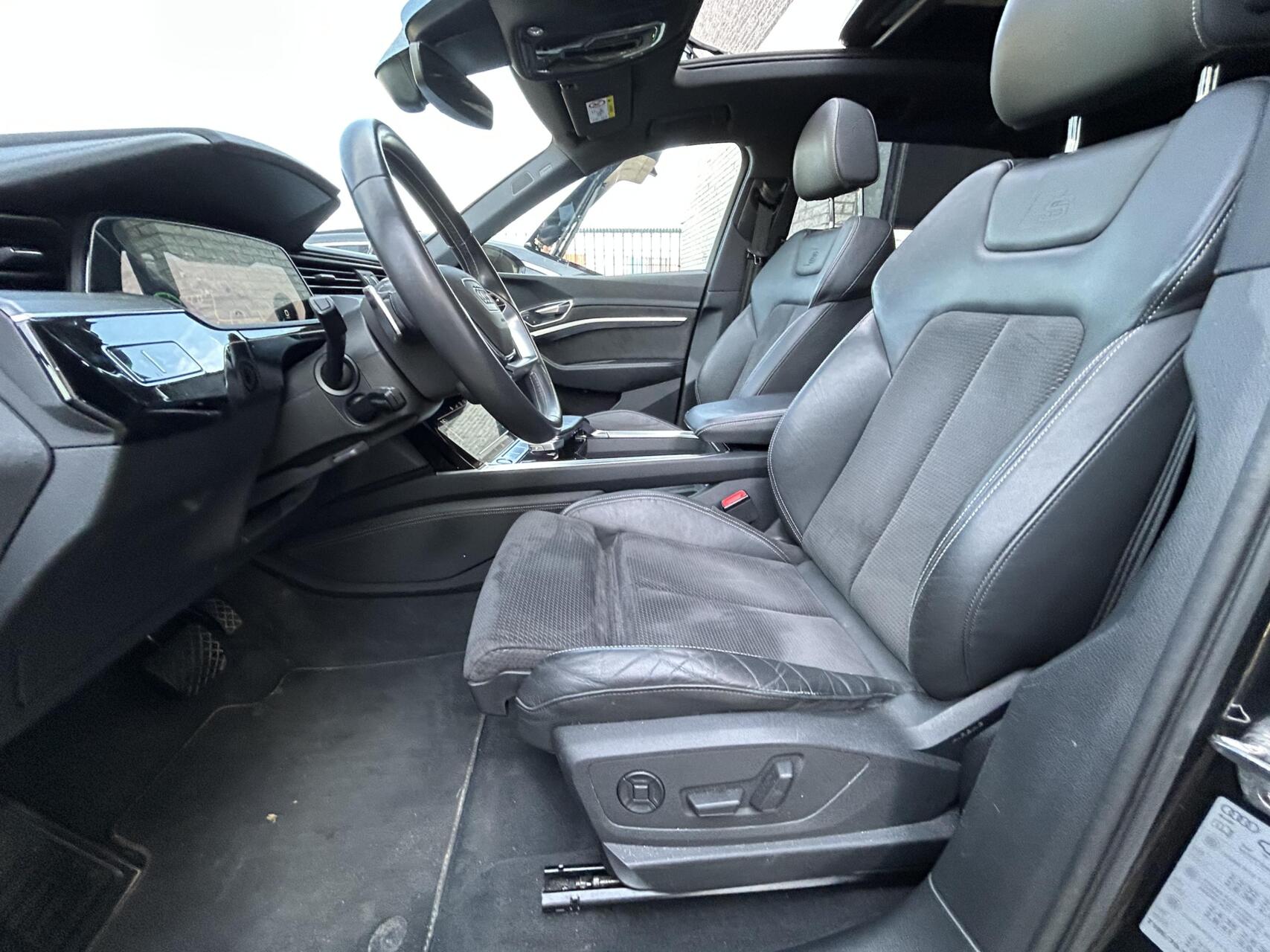 Foto van Audi E-tron