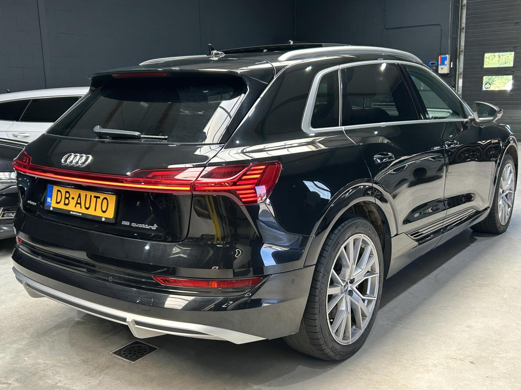 Foto van Audi E-tron