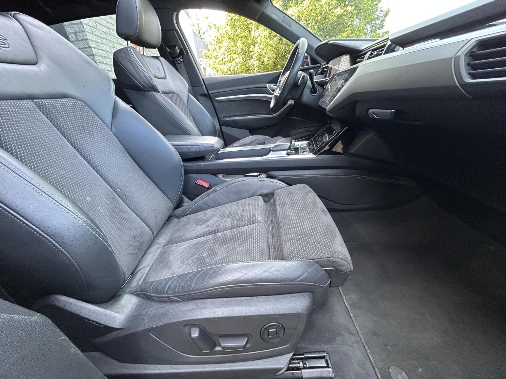 Foto van Audi E-tron