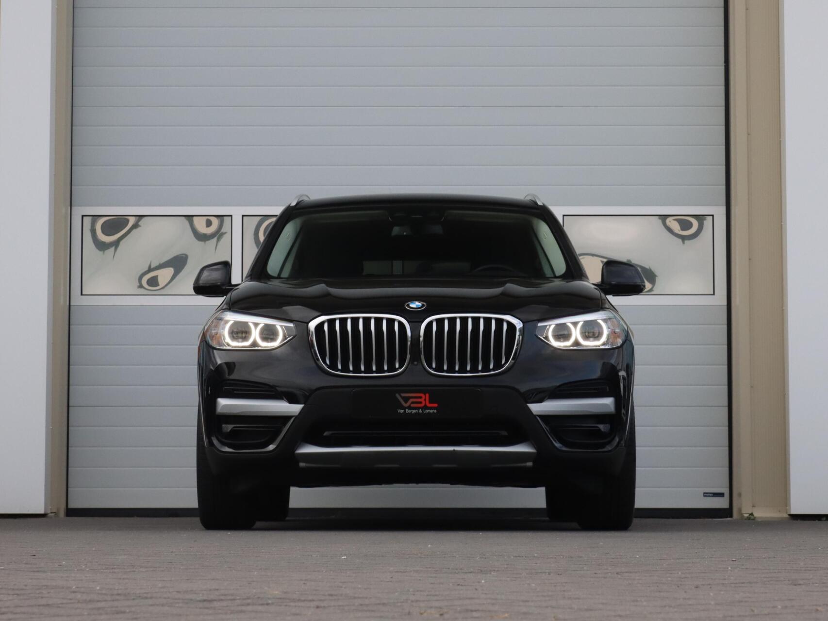 Foto van BMW X3 Xdrive30e