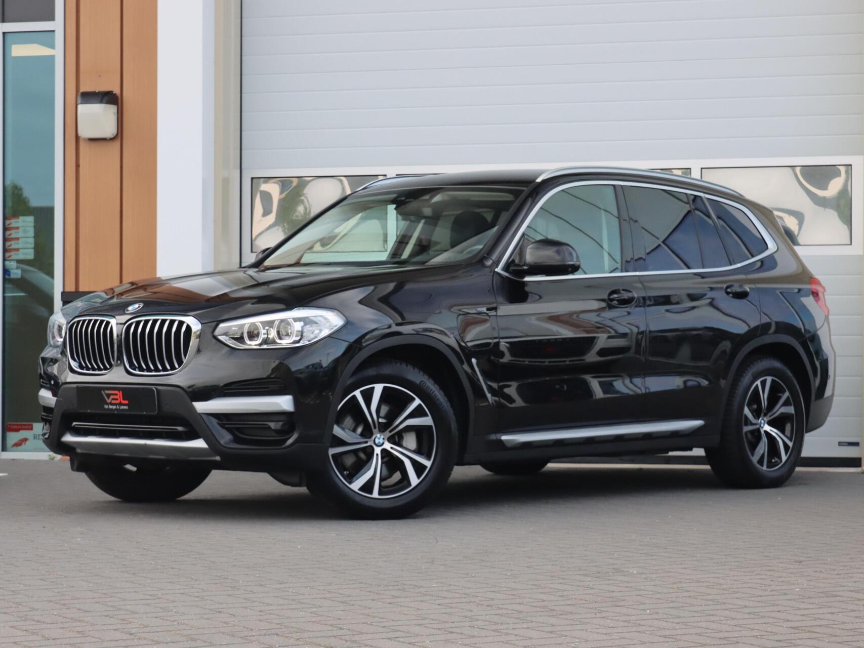 Foto van BMW X3 Xdrive30e