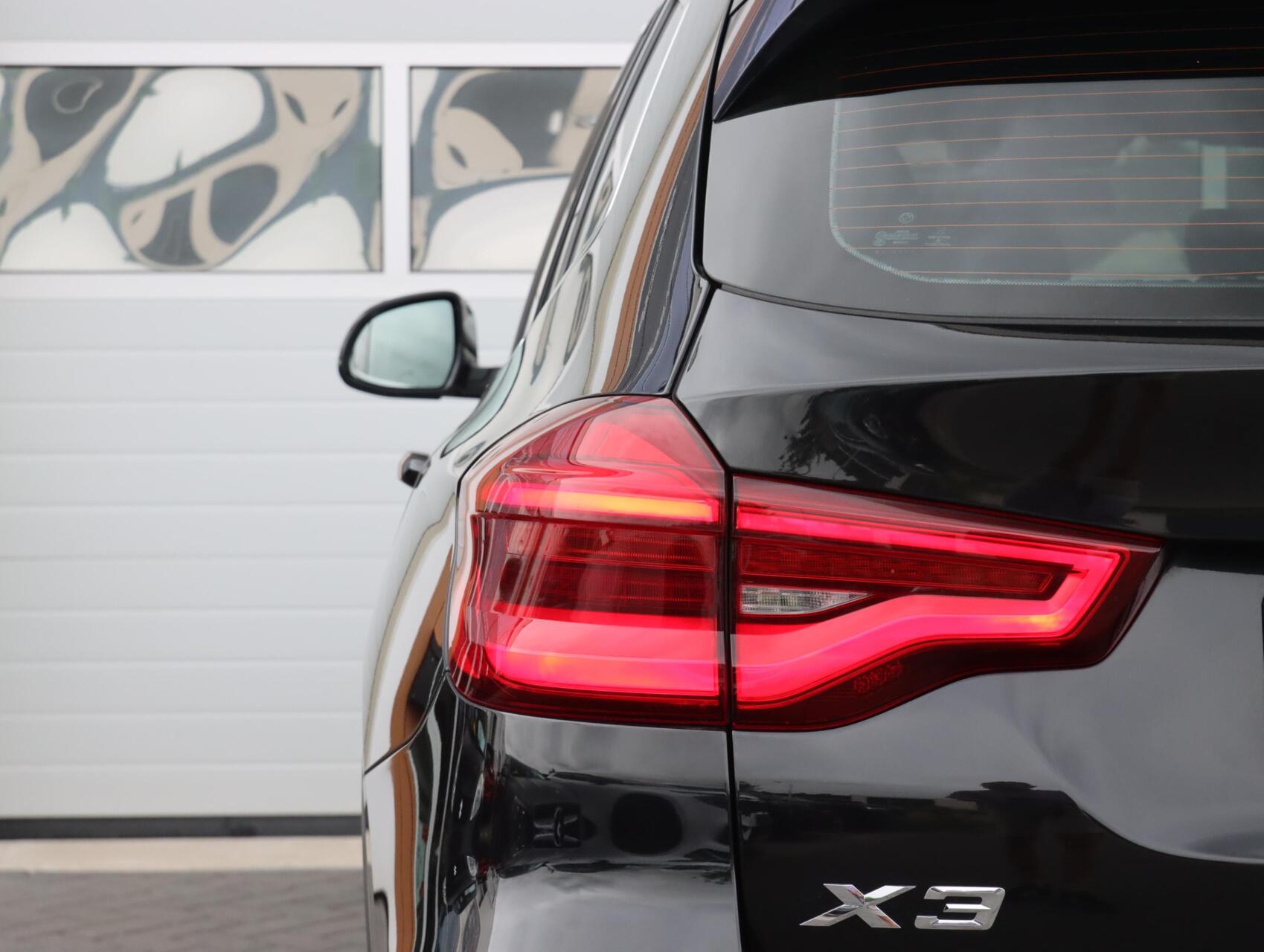 Foto van BMW X3 Xdrive30e