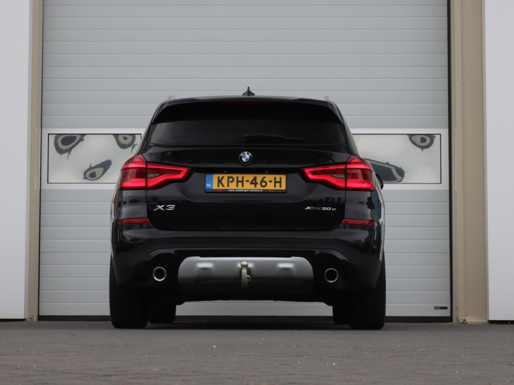 Foto van BMW X3 Xdrive30e