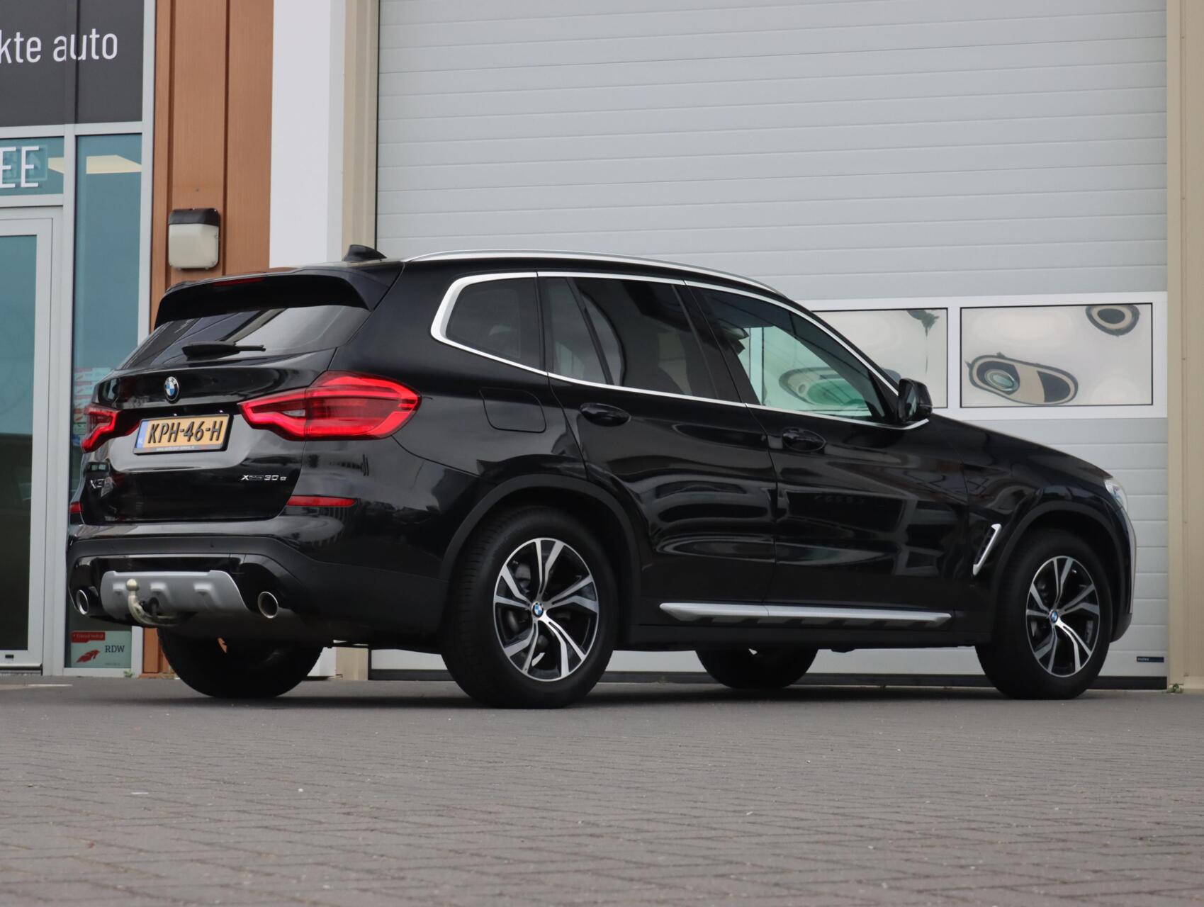 Foto van BMW X3 Xdrive30e