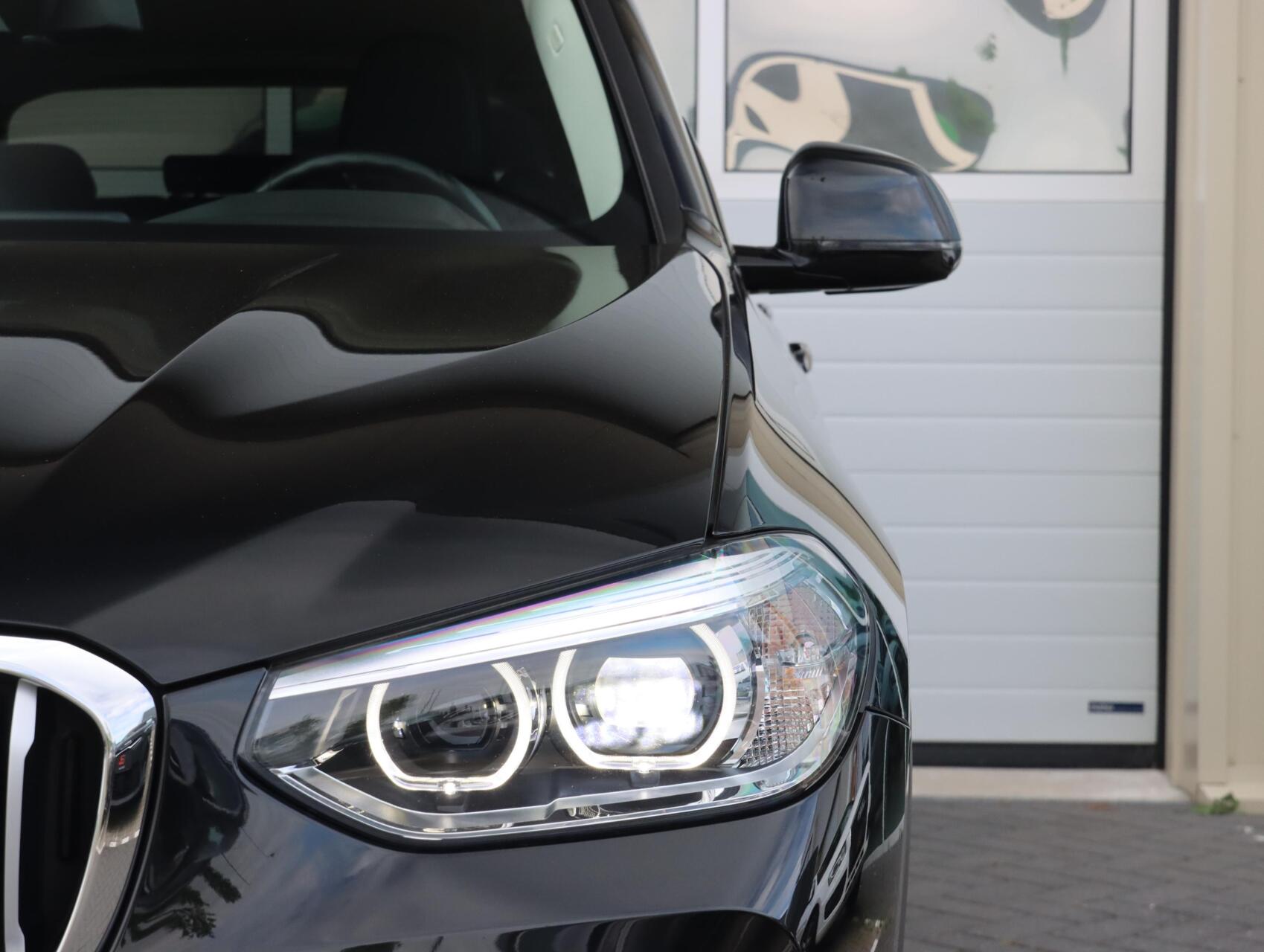 Foto van BMW X3 Xdrive30e