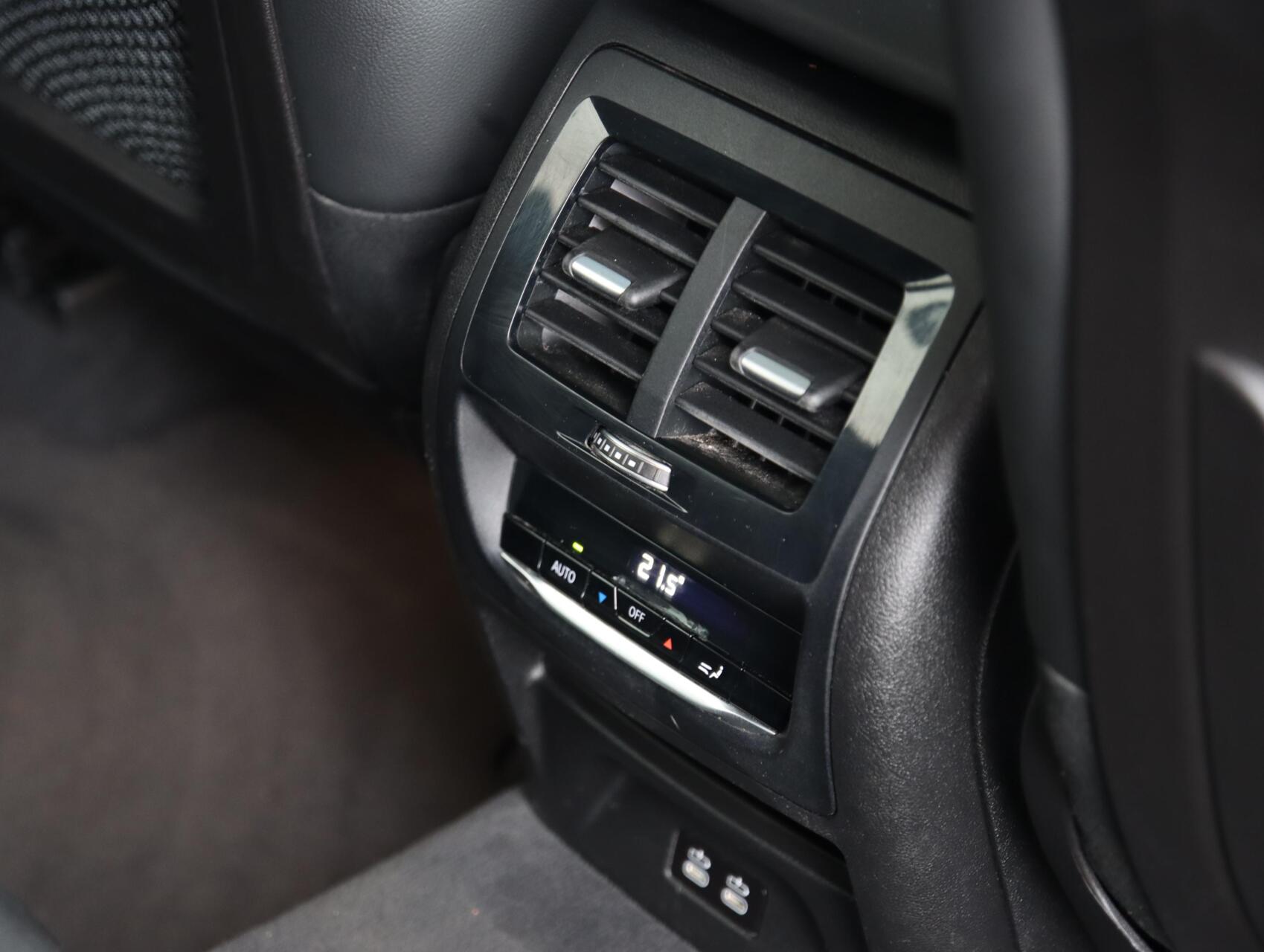 Foto van BMW X3 Xdrive30e