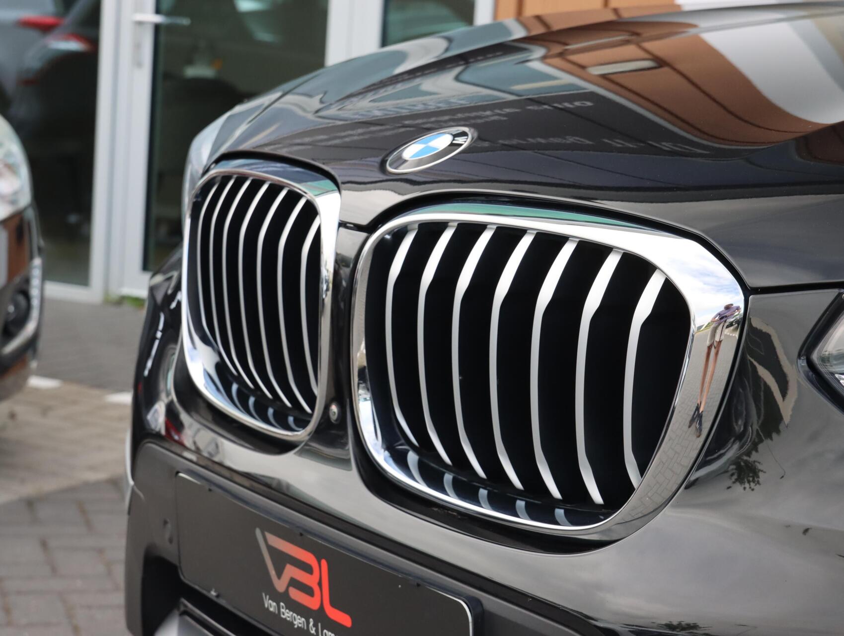 Foto van BMW X3 Xdrive30e