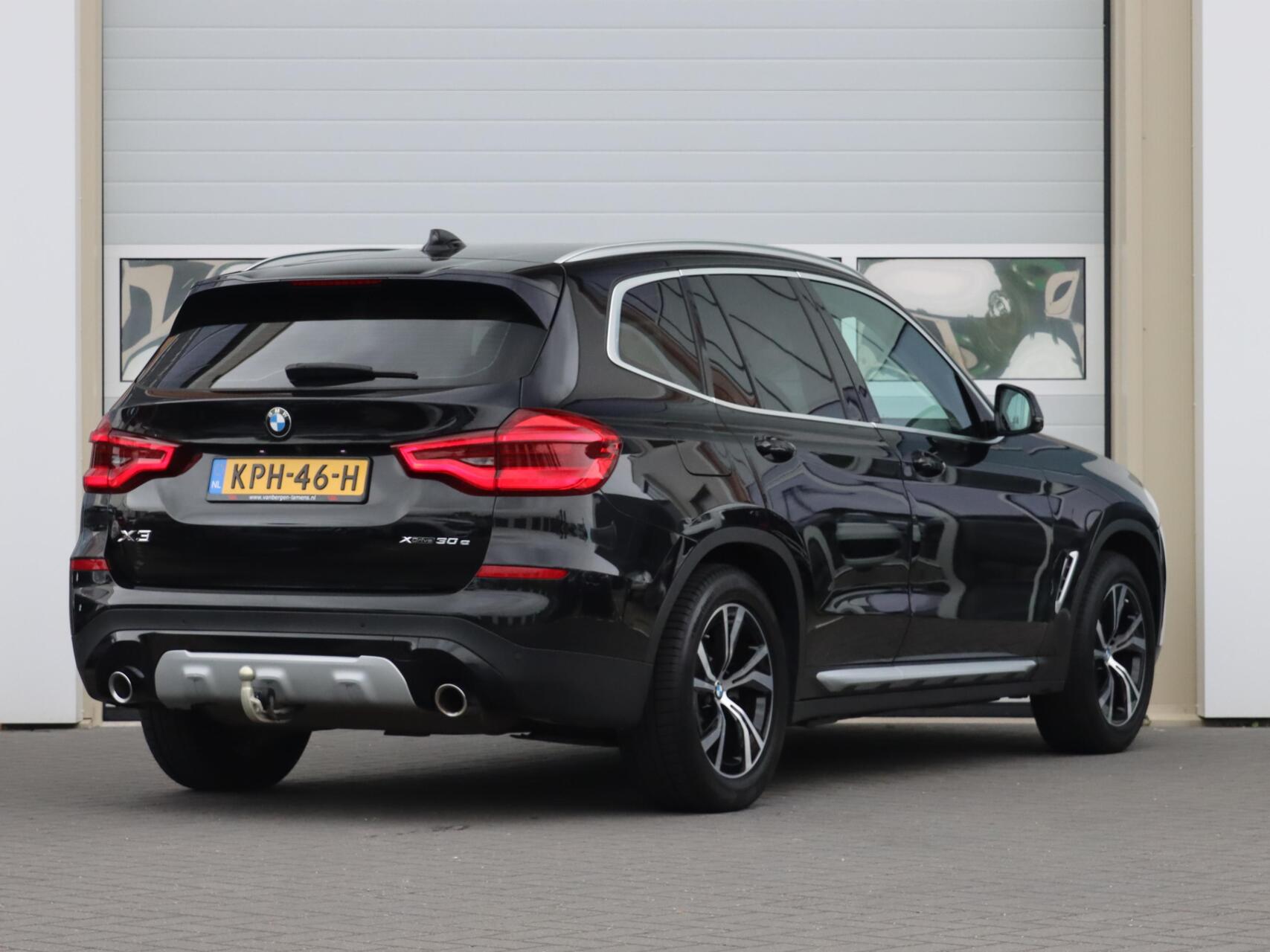 Foto van BMW X3 Xdrive30e