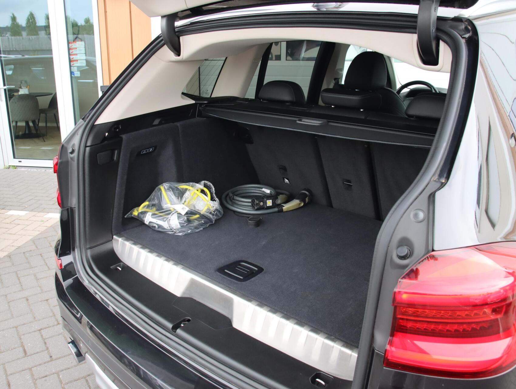 Foto van BMW X3 Xdrive30e