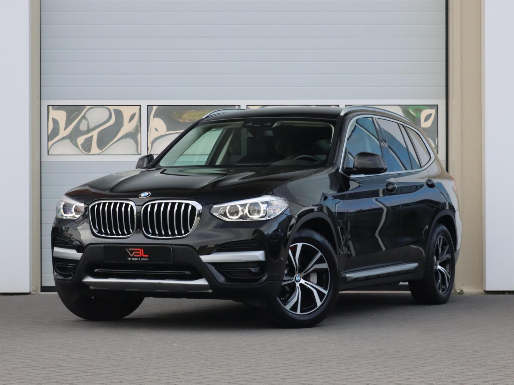 Foto van BMW X3 Xdrive30e