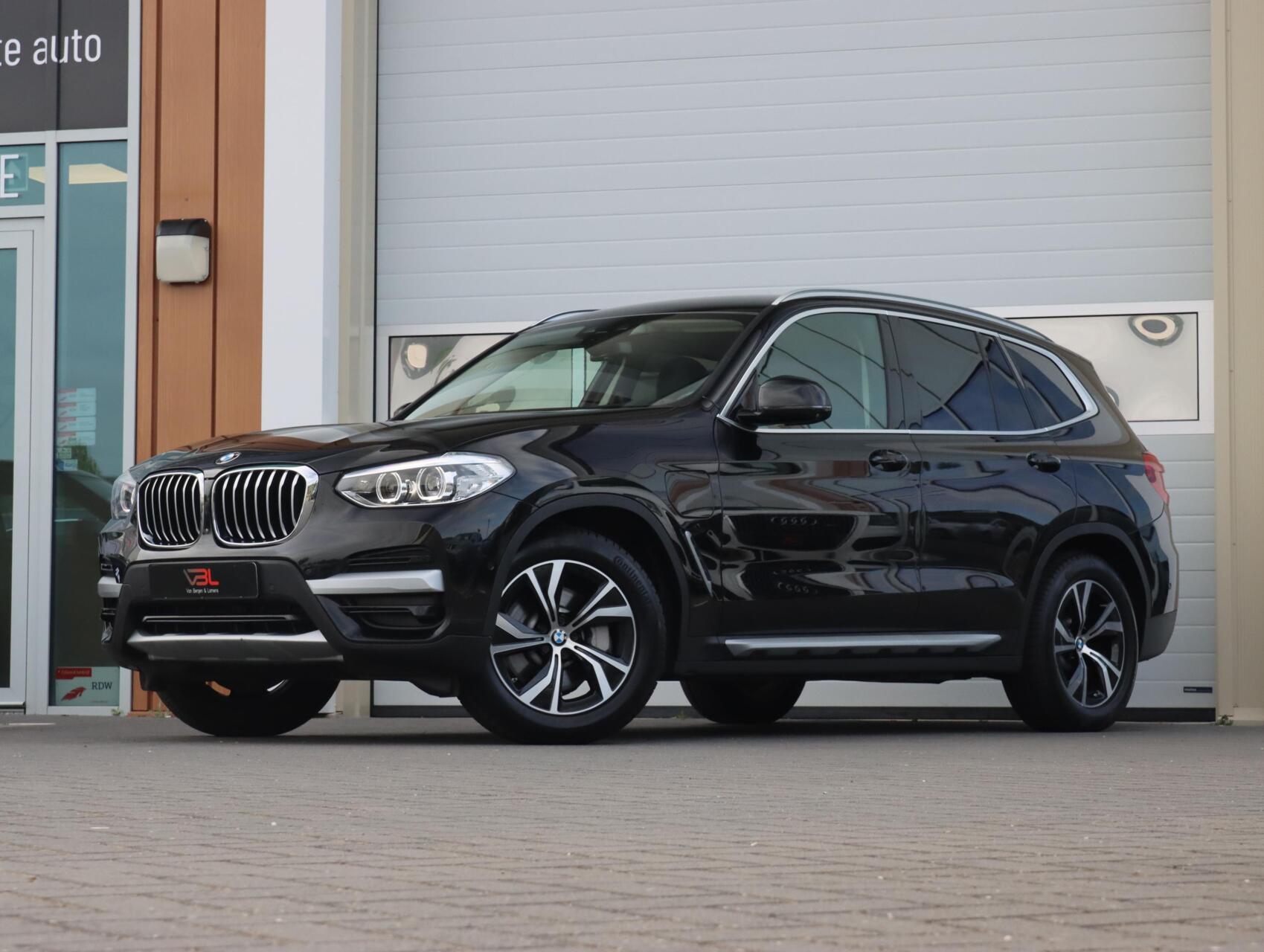Foto van BMW X3 Xdrive30e