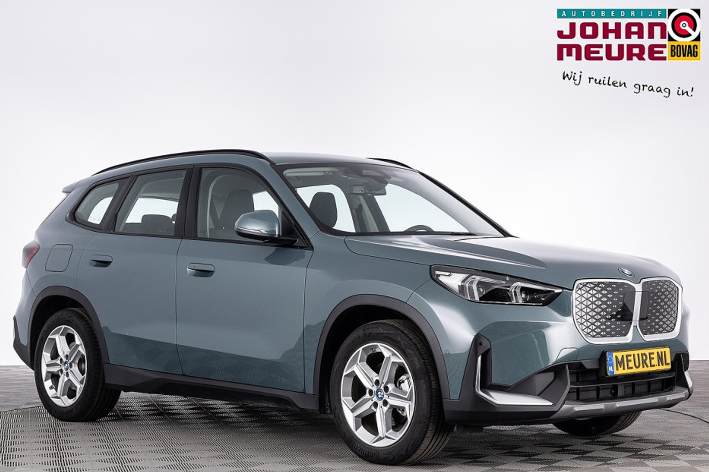 BMW Ix1 eDrive20 business Design 67 kWh | Full LED | NAVI | PDC | ECC | SOH 99% 2025 - voorkant