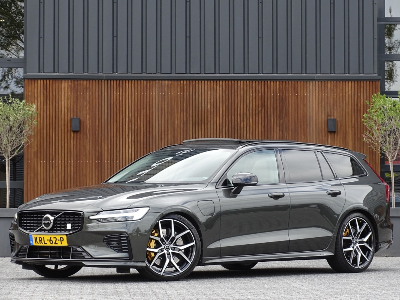 Volvo V60 Inscription Plug-In Hybrid AWD 2019 - voorkant