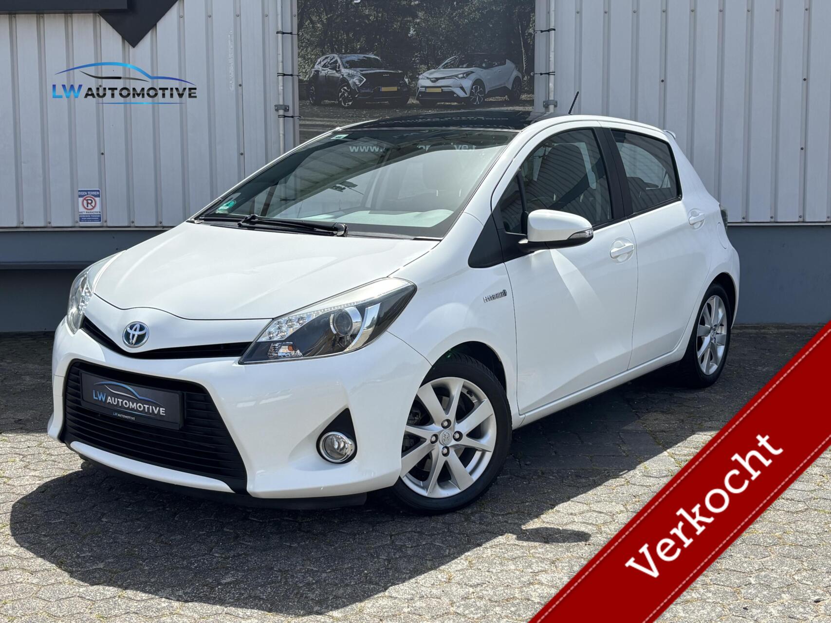 Toyota Yaris 1.5 Full Hybrid Aspiration | 1e eig. | Panoramadak | Navigatie | Camera 2013 - voorkant