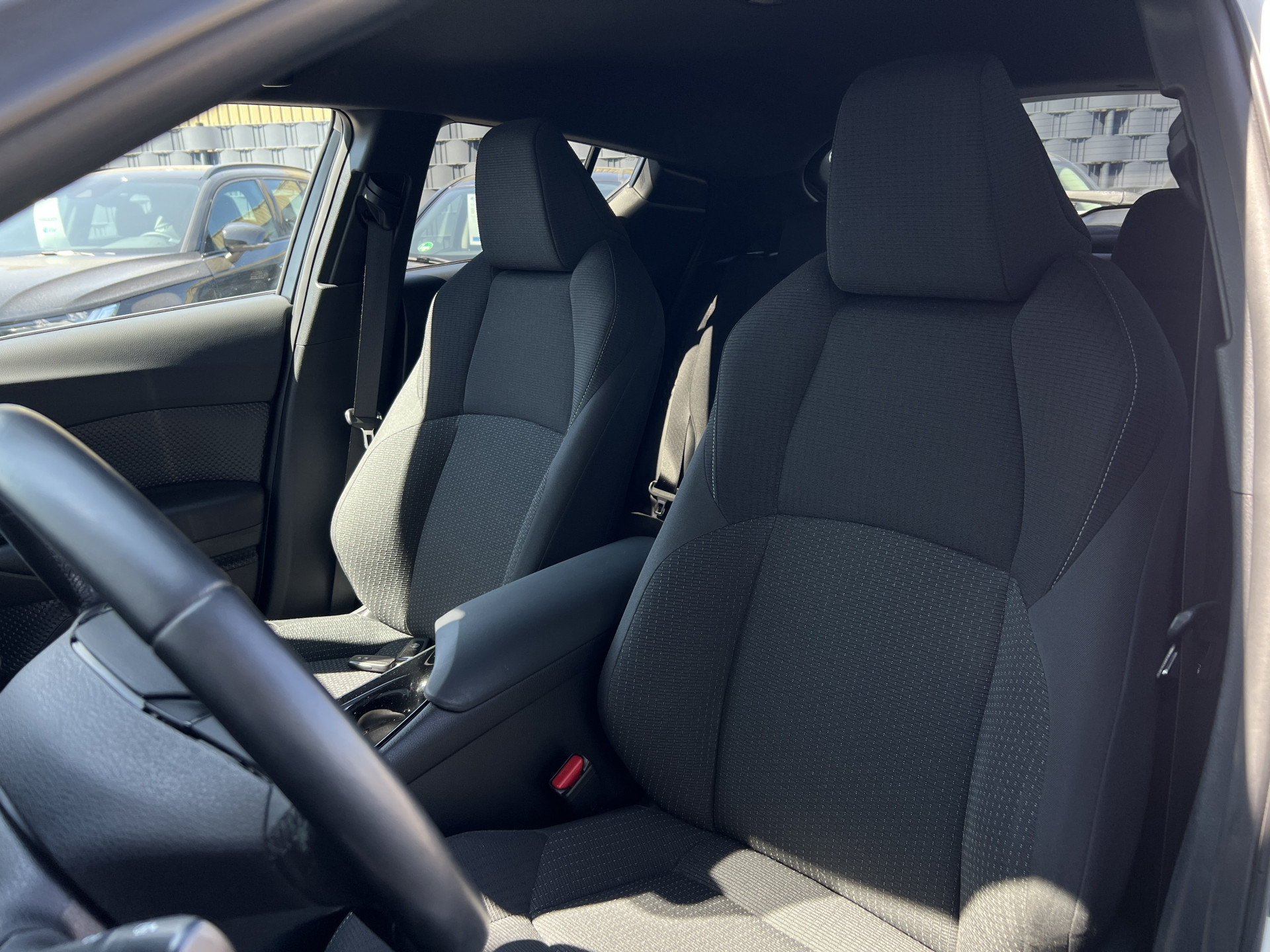 Foto van Toyota C-hr