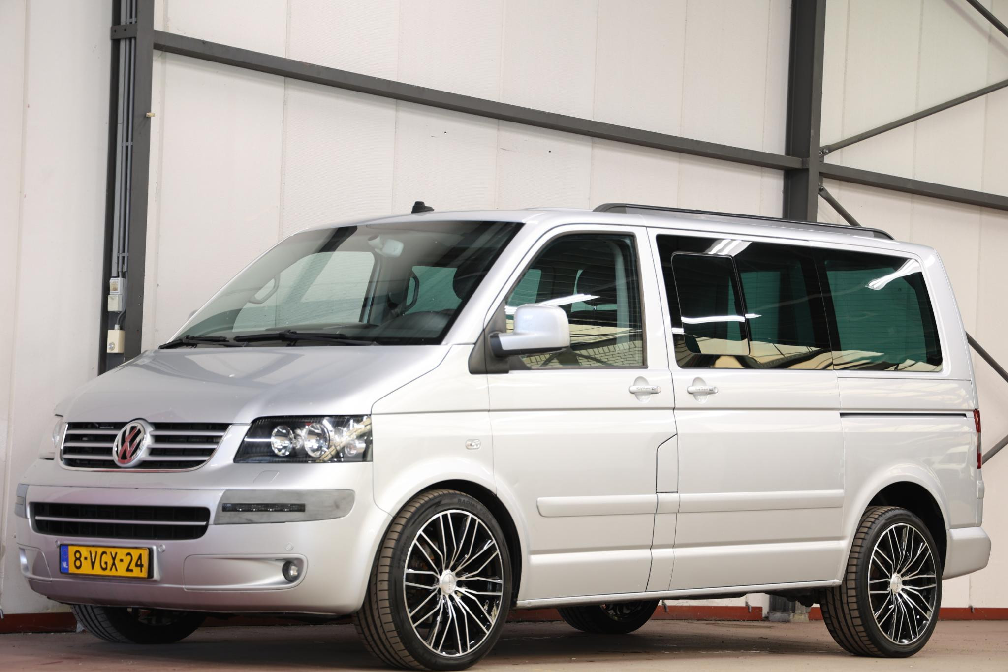 Volkswagen Multivan 2.5 TDI Comfortline 2005 - voorkant