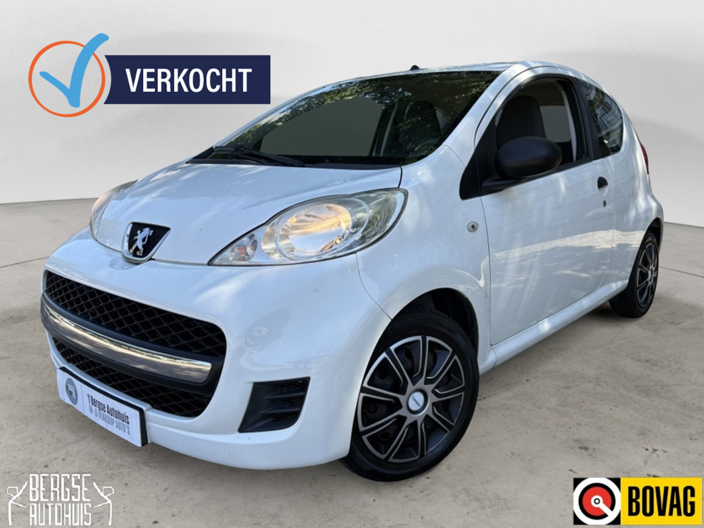 Peugeot Peugeot 107 1.0 12V XR 2011 Aux 68pk Wit 2011 - voorkant