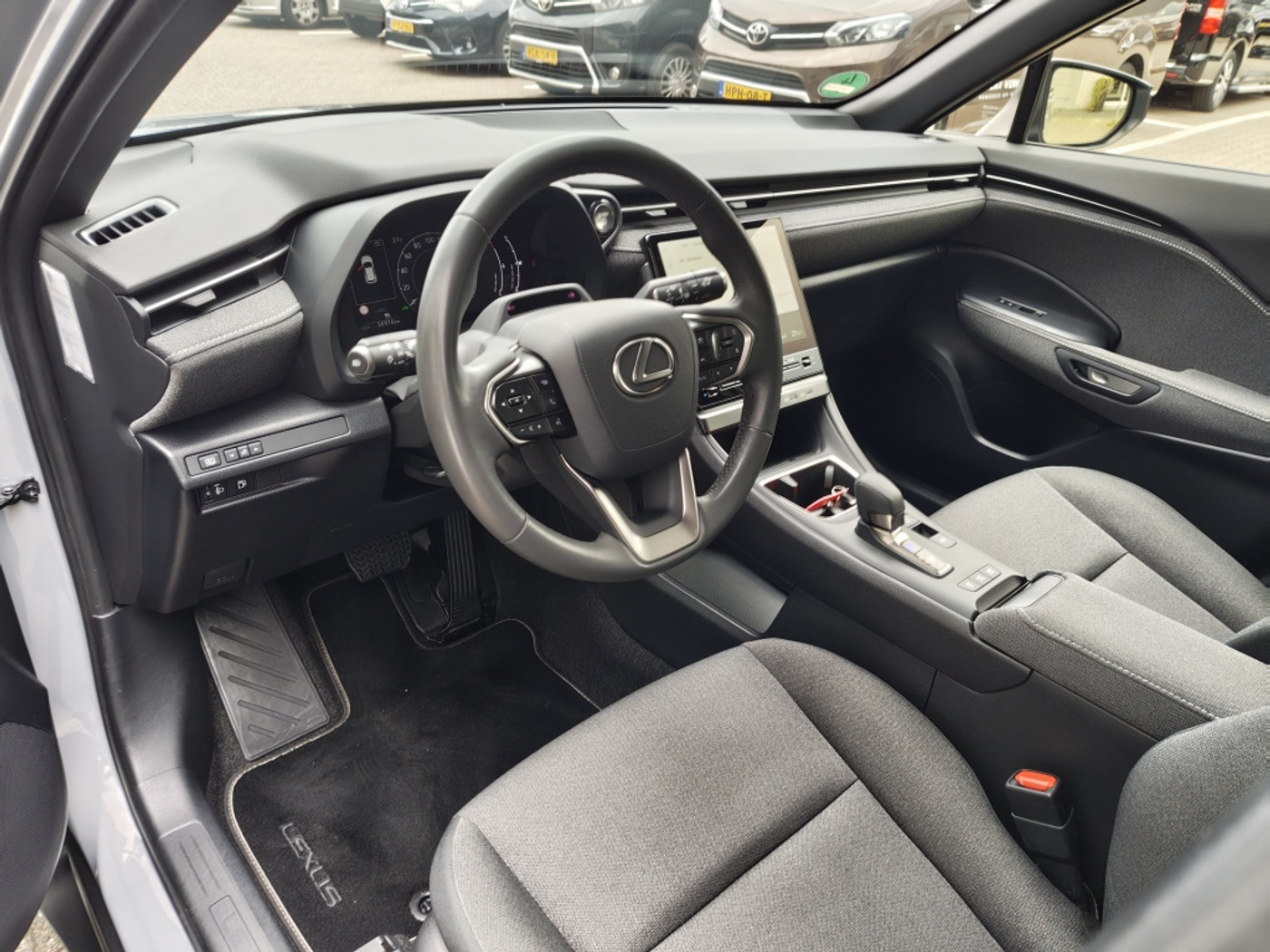 Foto van Lexus Lexus LBX