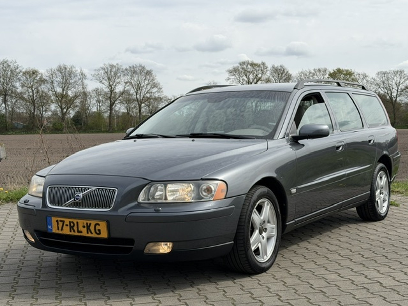 Volvo V70 2.4 Edition II 2005 NW APK RIJDT GOED AC GOED STL VERW 2005 - voorkant