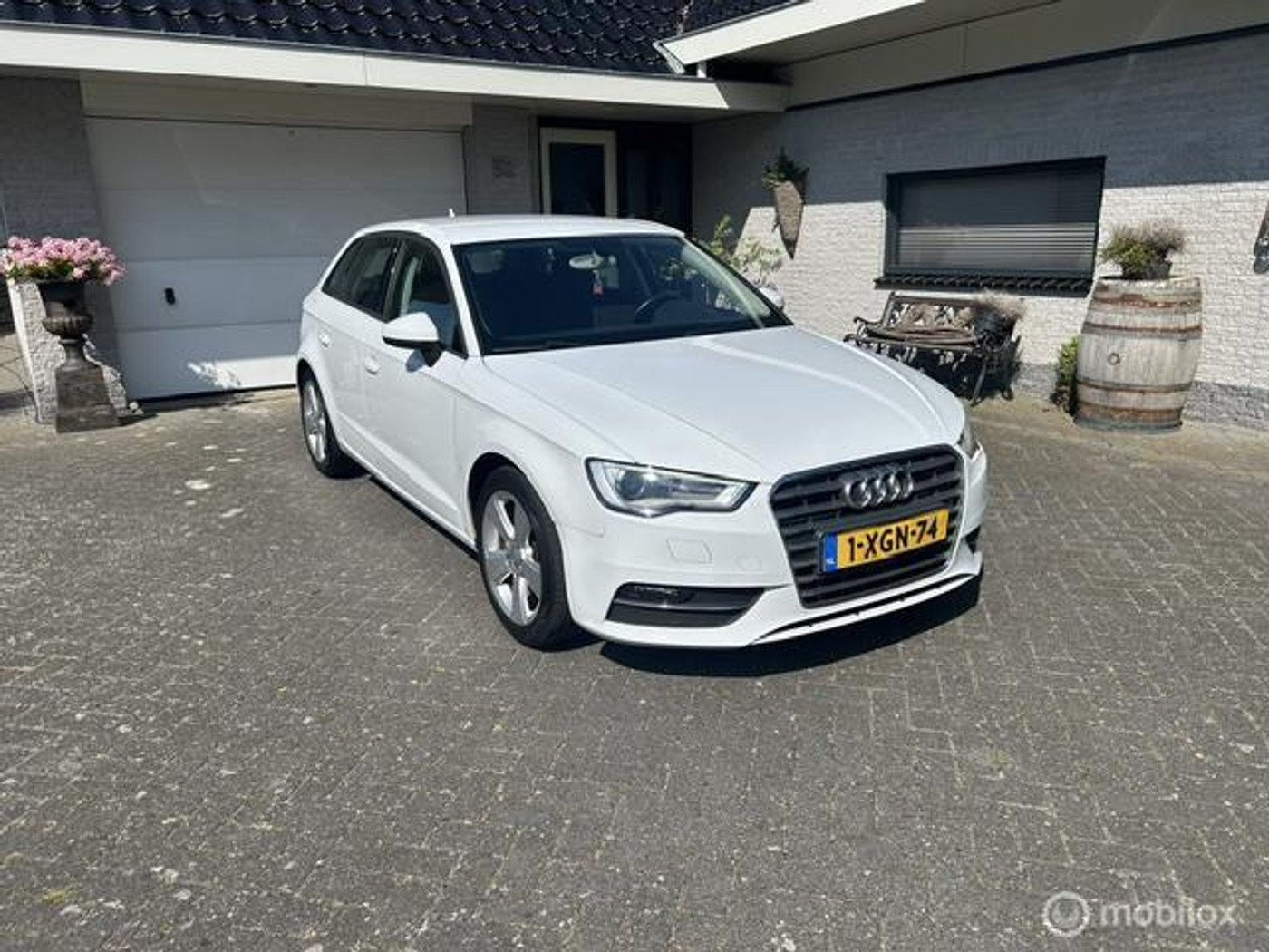 Audi A3 Sportback 1.4 TFSI Ambition Pro Line Nieuwe APK! 2014 - voorkant