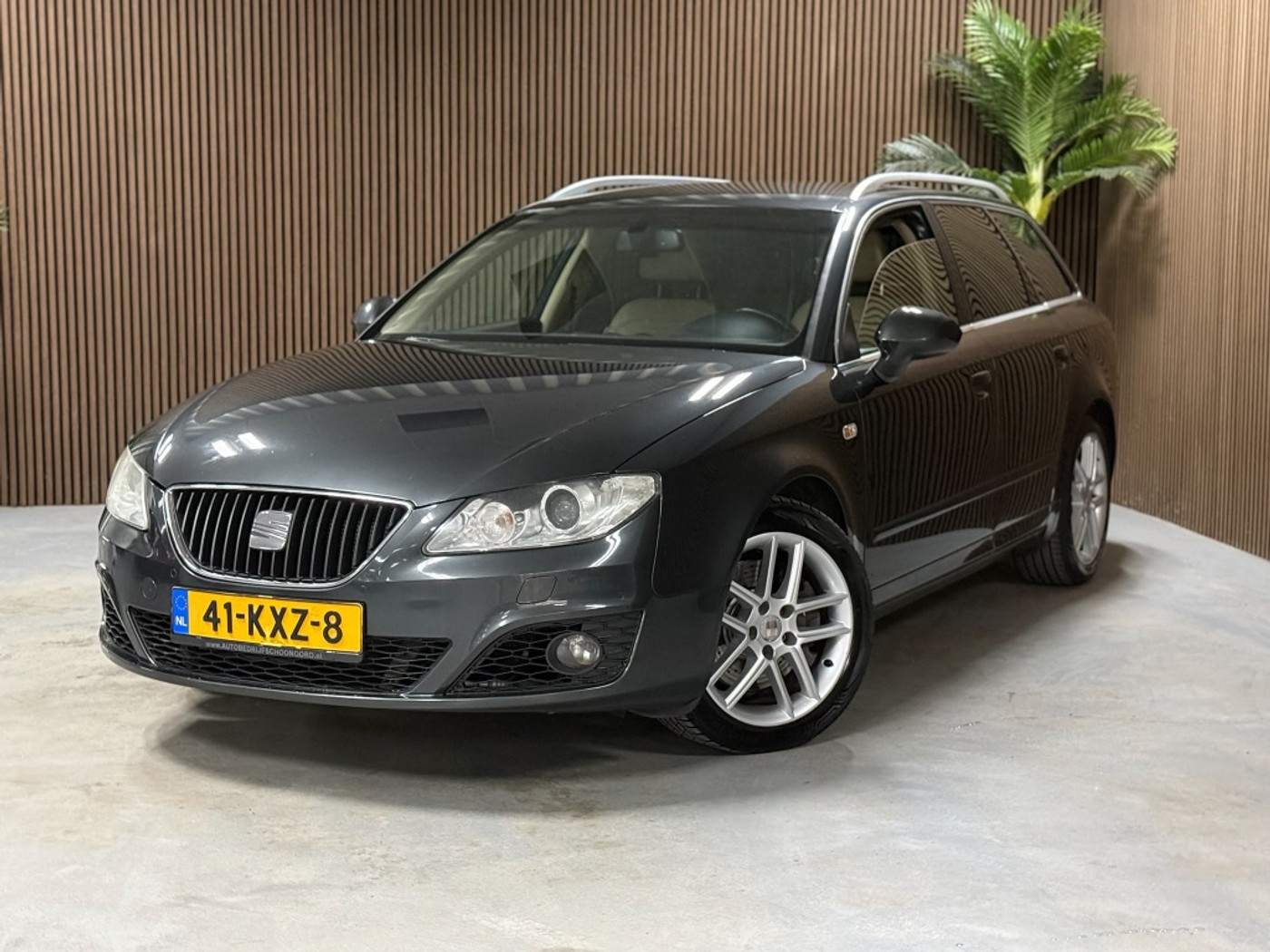 Seat Exeo ST 2.0 TSI Bnsline High 2010 - voorkant