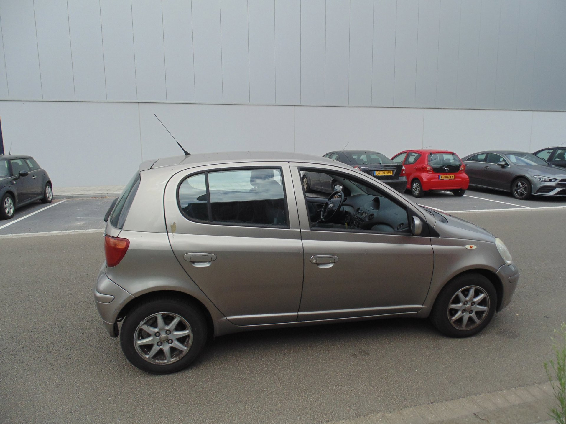 Toyota Yaris 1.3 VVT-i S-Line MET AIRCO 2005 2005 - voorkant