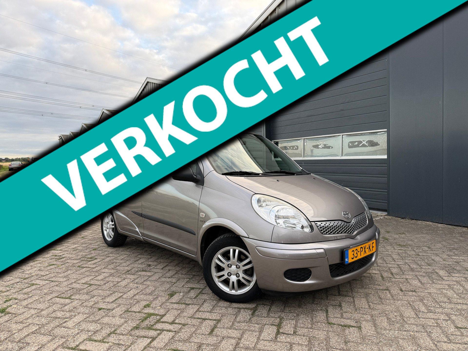 Toyota Toyota Yaris Verso 1.3 VVT-i Sol DealerOH/CruiseC/Airco 2005 - voorkant