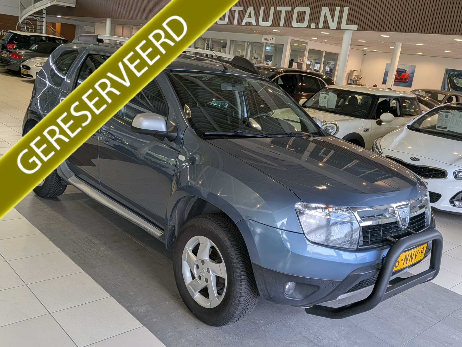 Dacia Duster 1.6 Lauréate 2010 - voorkant