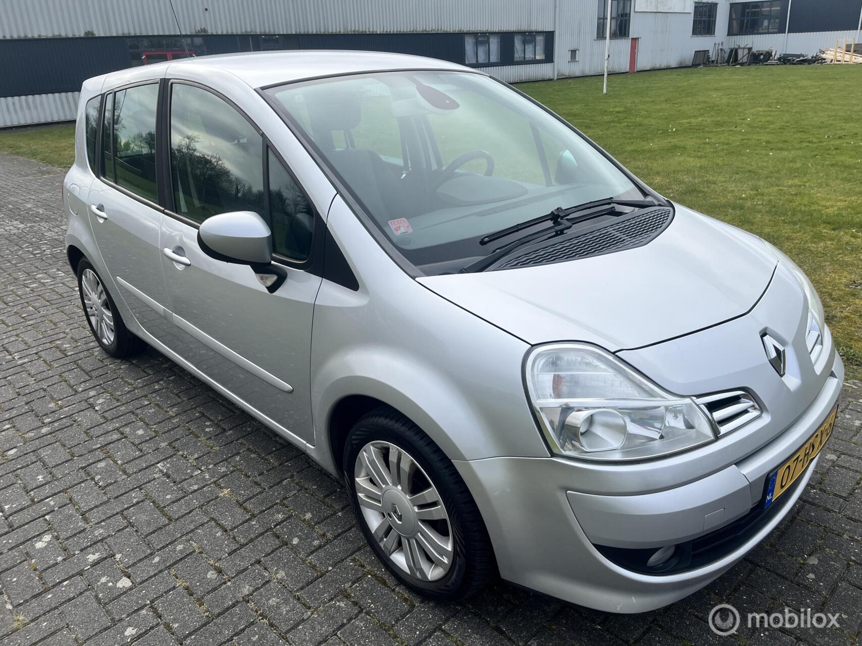 Renault Grand Modus 1.2 TCE Dynamique 2009 - voorkant