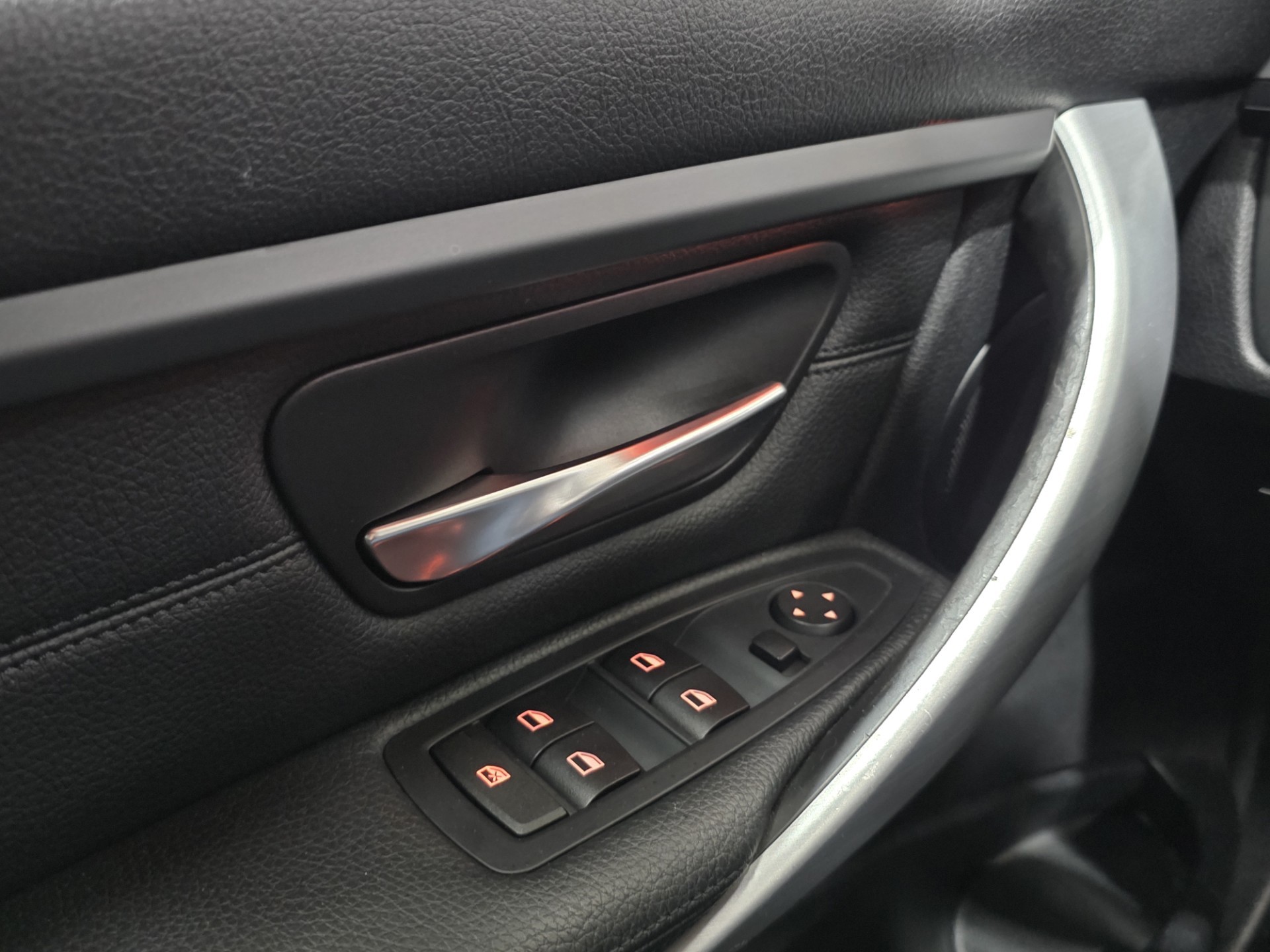 Foto van BMW 320i Ed