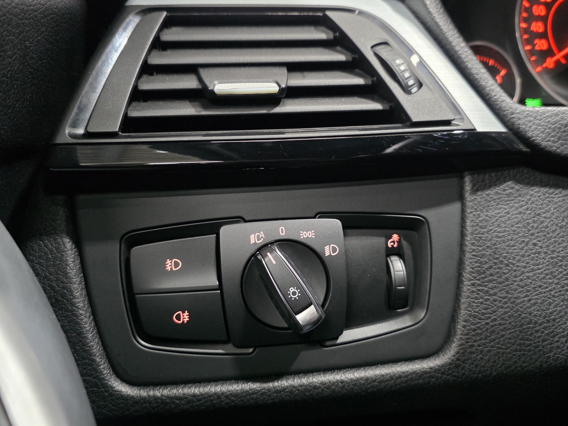 Foto van BMW 320i Ed
