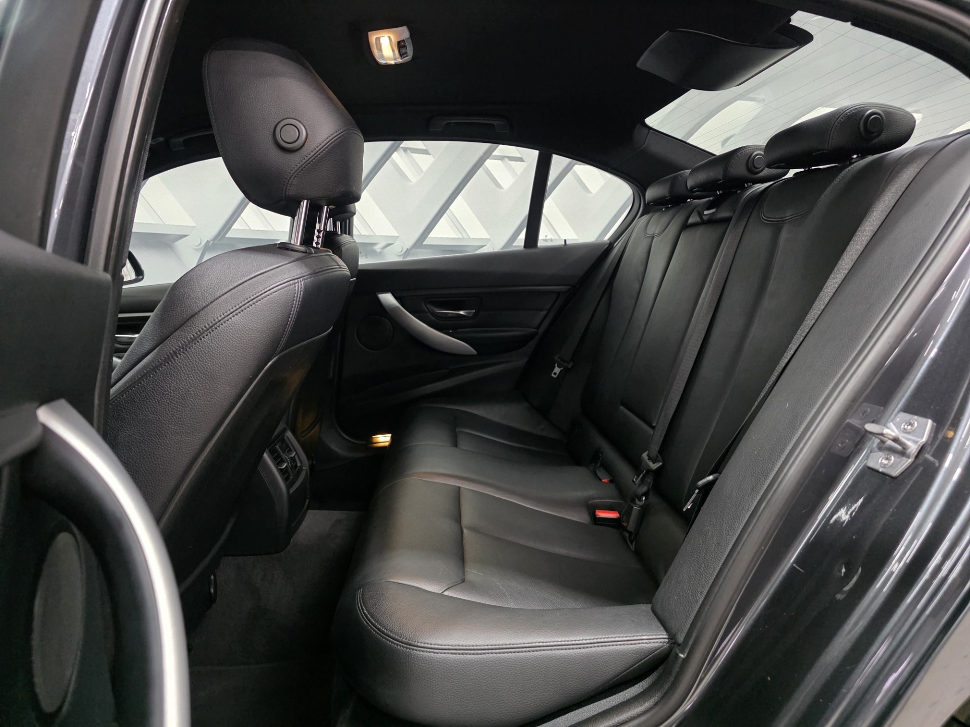 Foto van BMW 320i Ed