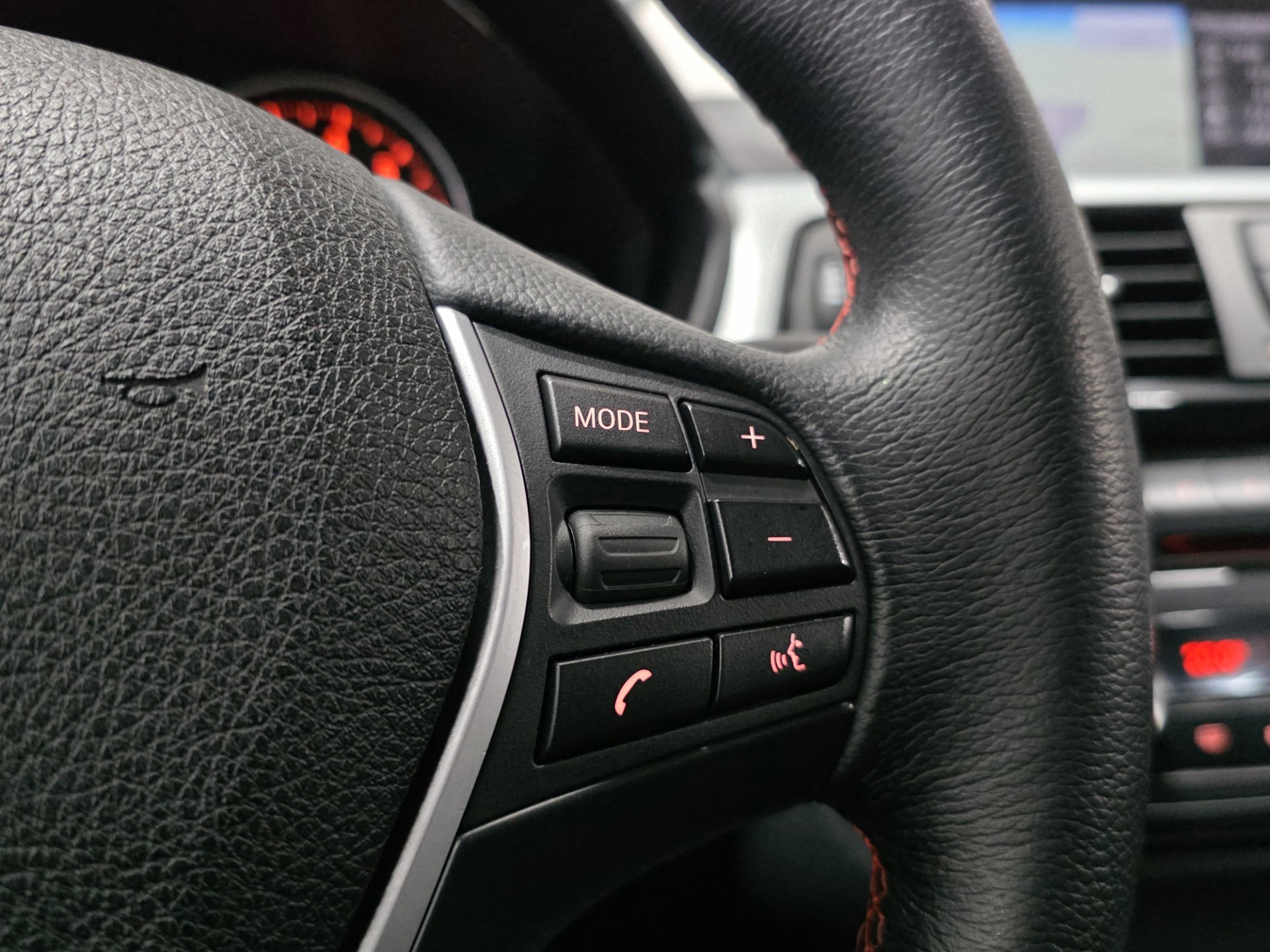 Foto van BMW 320i Ed