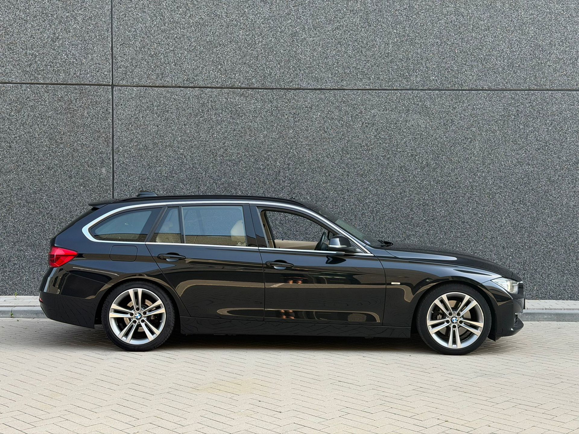 Foto van BMW 328i