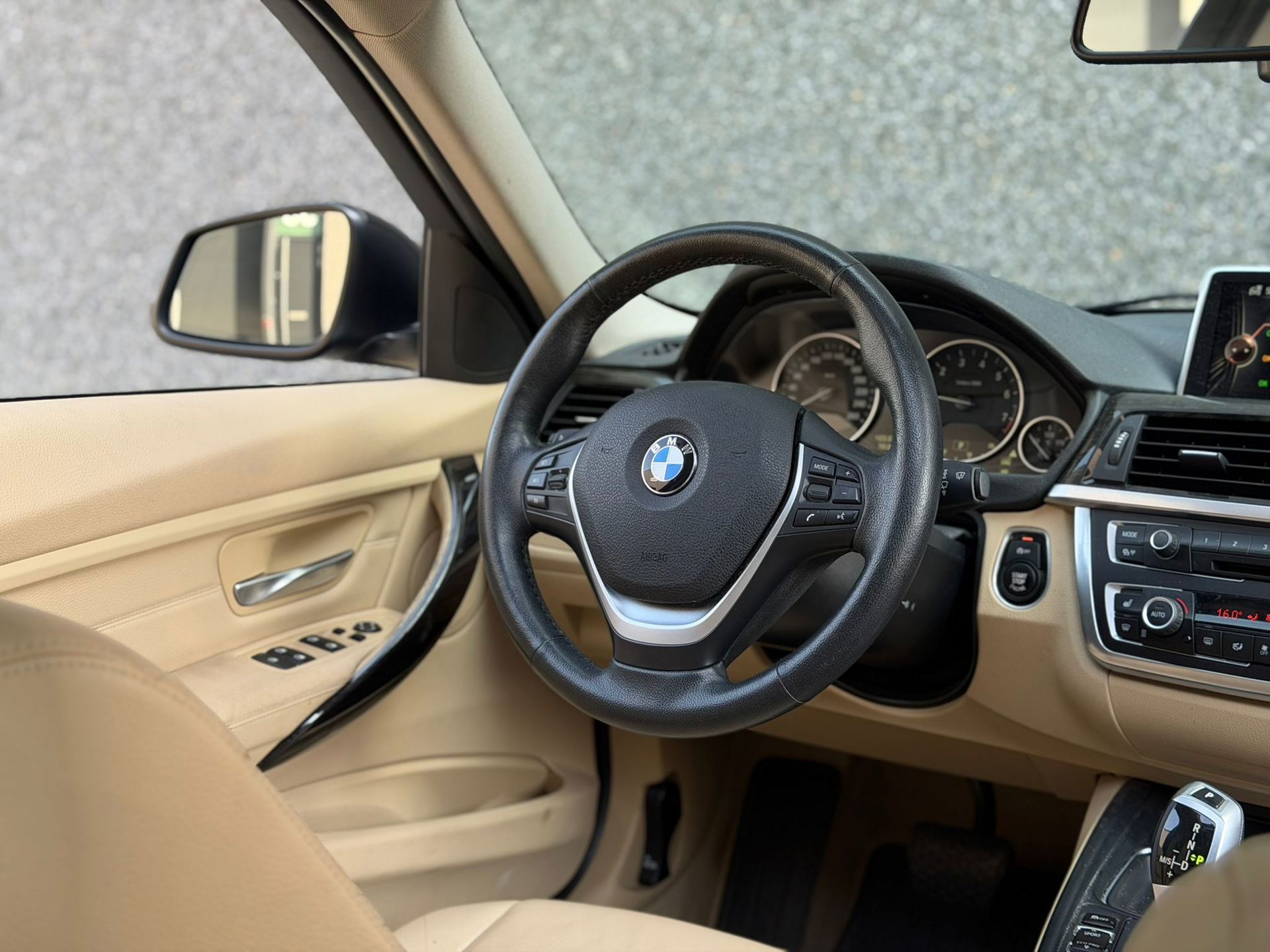 Foto van BMW 328i