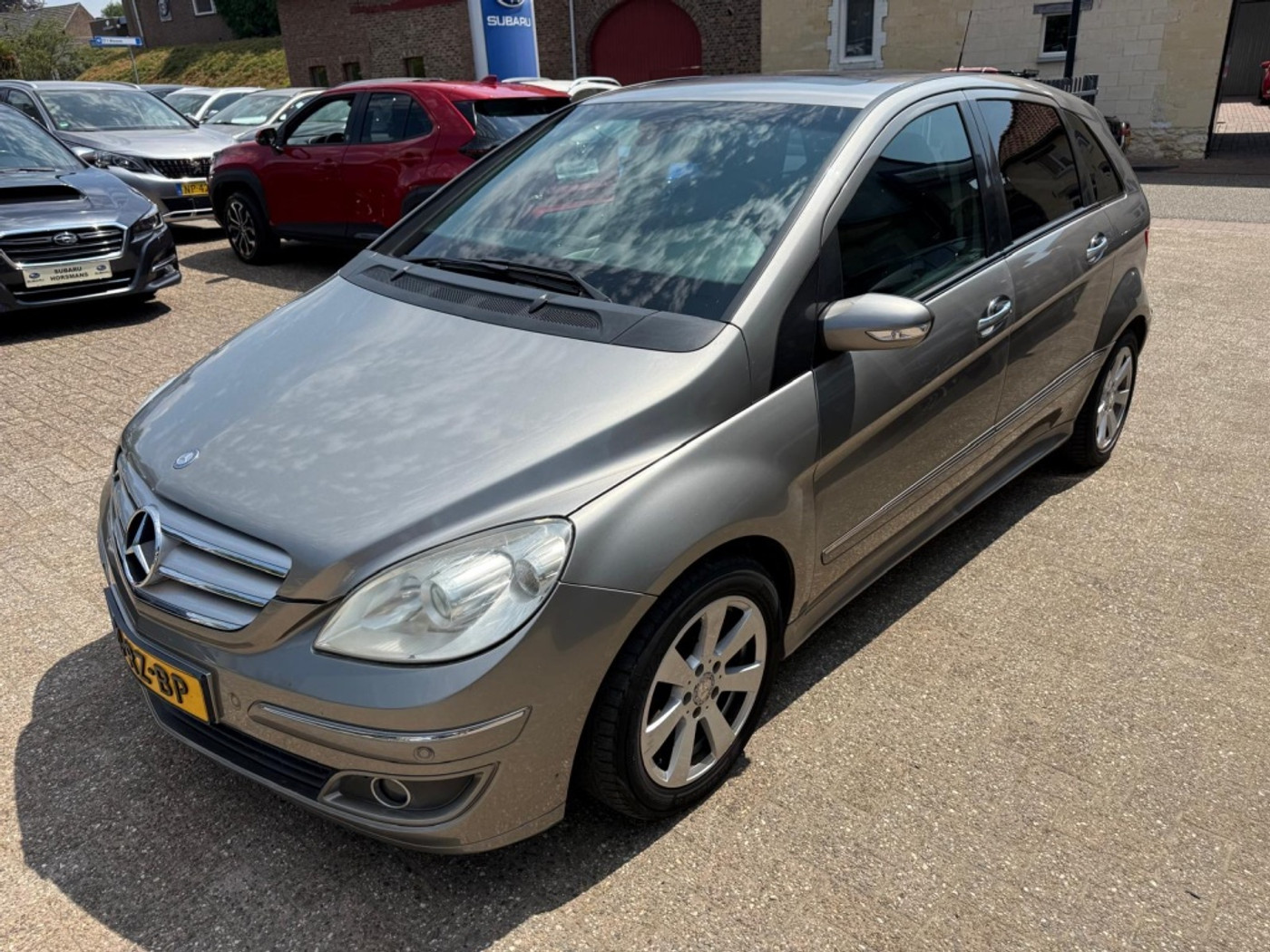 Mercedes-Benz B 200 gereserveerd 2005 - voorkant