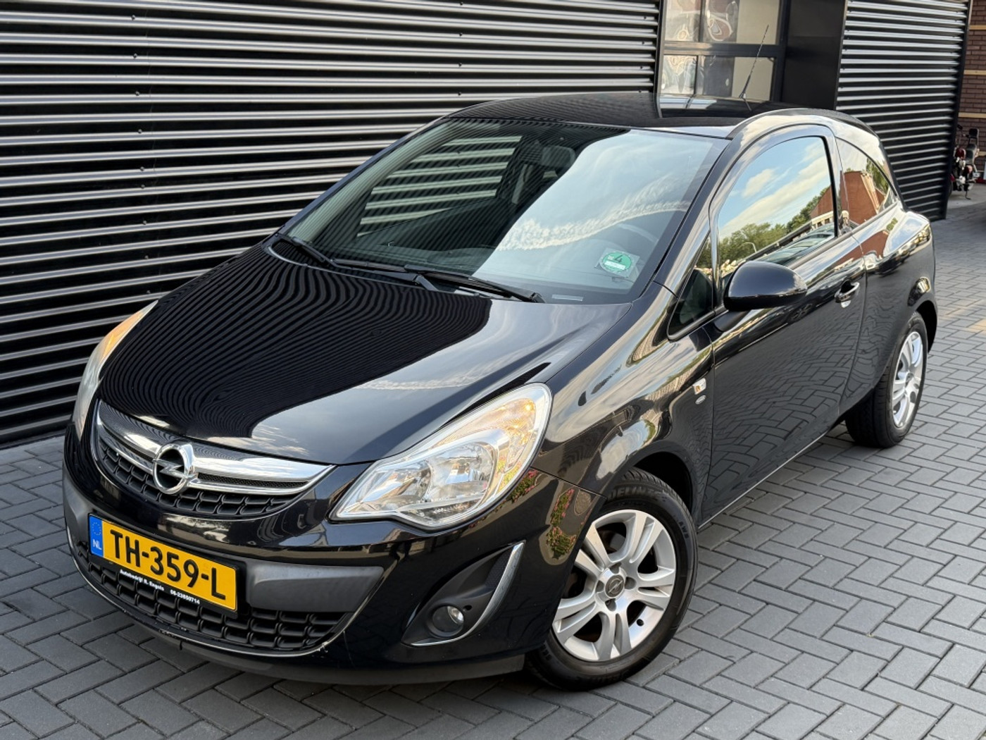 Opel Corsa 1.2 EcoFlex Selection 2011 - voorkant