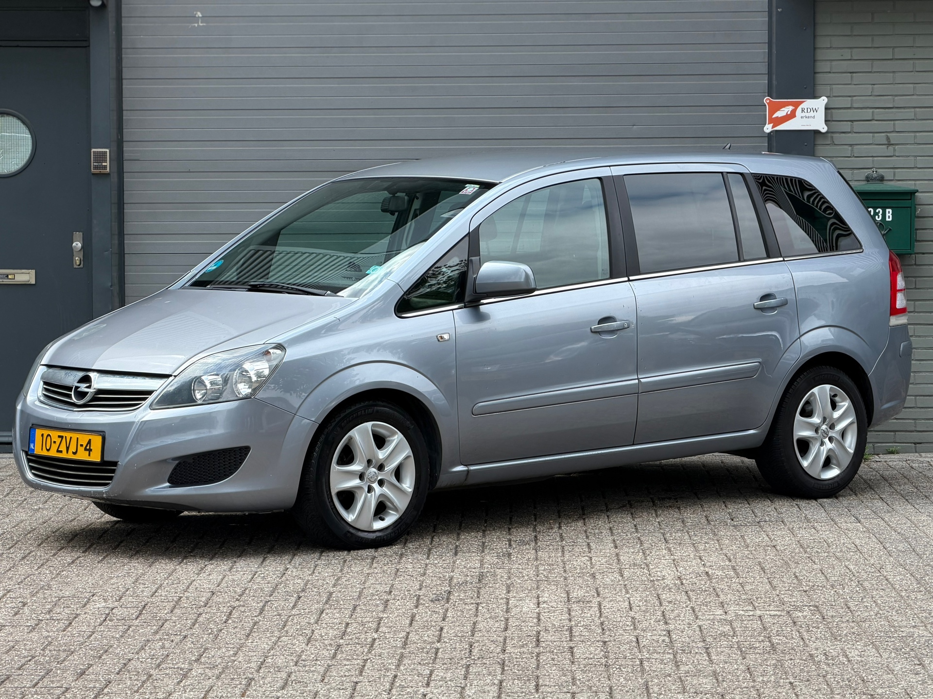 Opel Zafira 1.7 CDTi 111 years Edition 2011 - voorkant