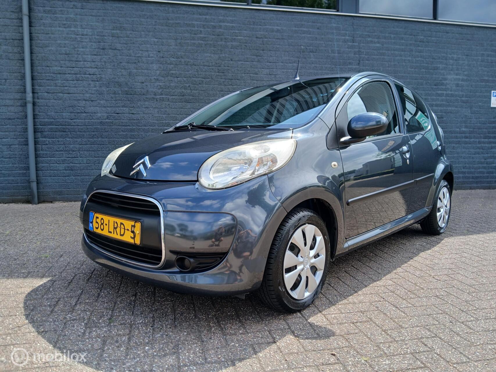 Citroen Citroen C1 1.0-12V 143.000Km Nap/5-Deurs/Carplay 2010 - voorkant
