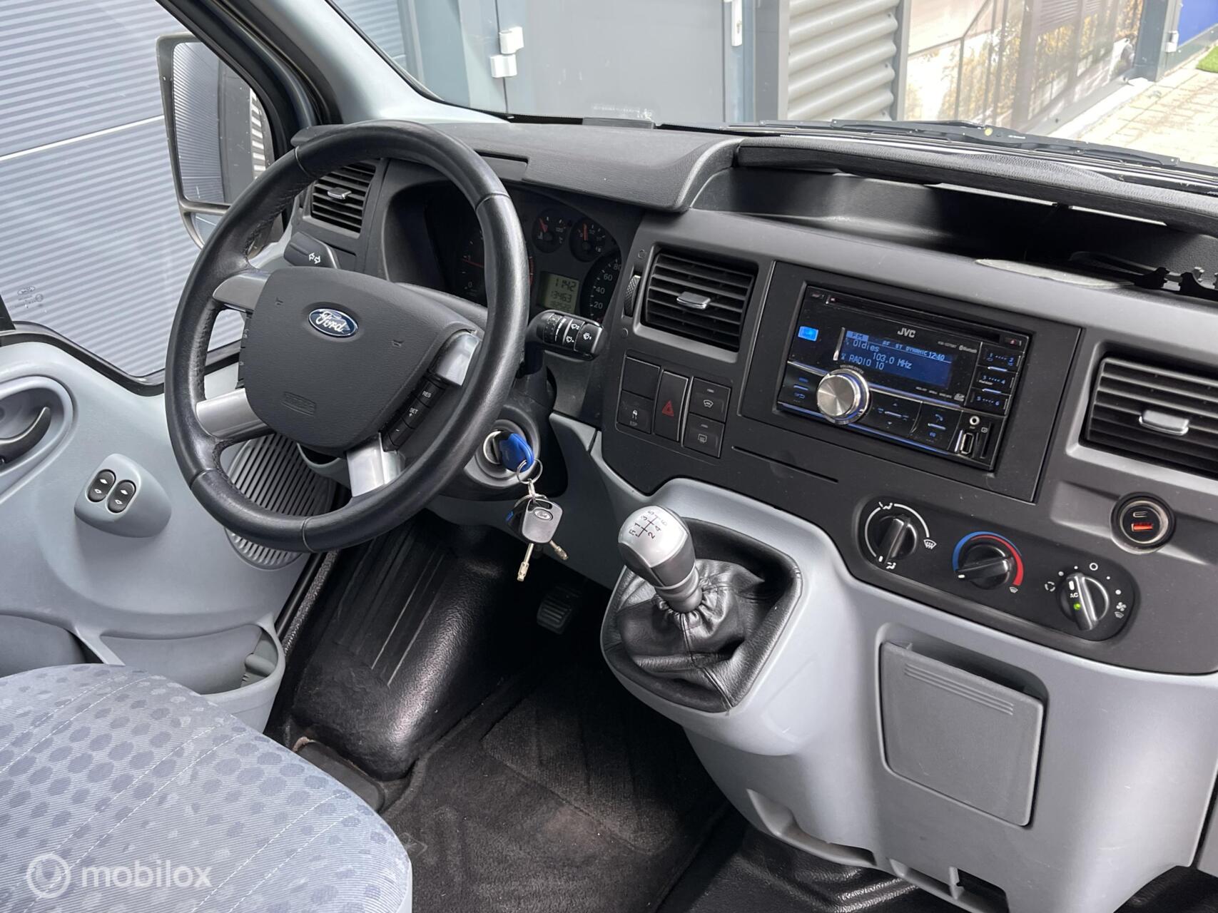 Foto van Ford Transit 260s Van LR 115 4.36