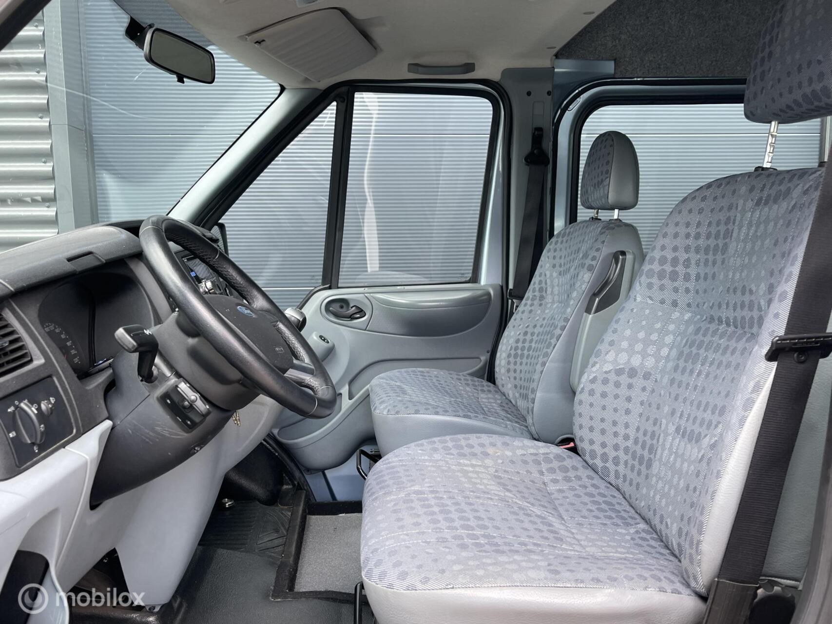 Foto van Ford Transit 260s Van LR 115 4.36